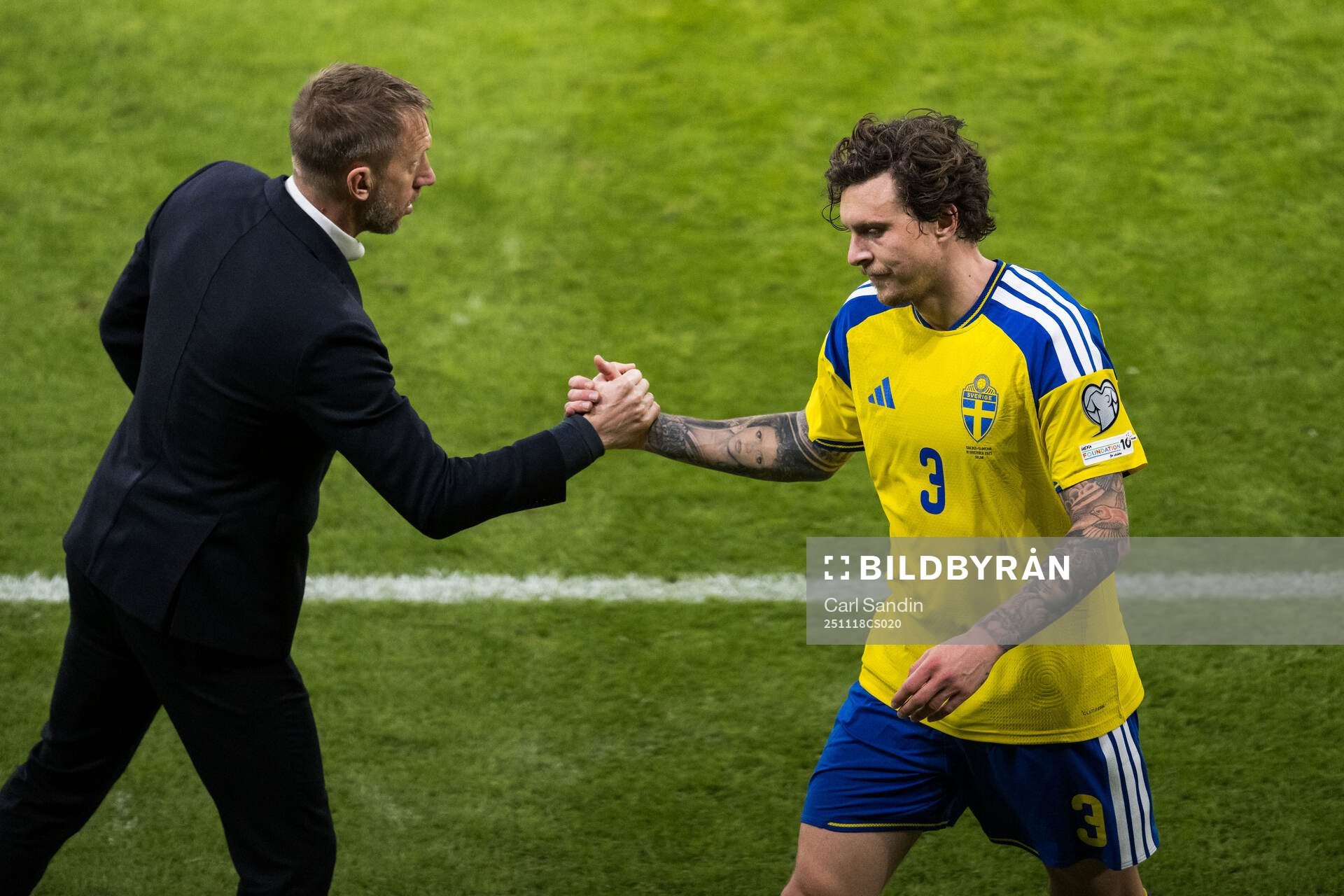 Head coach Graham Potter and Victor Nilsson Lindelöf of