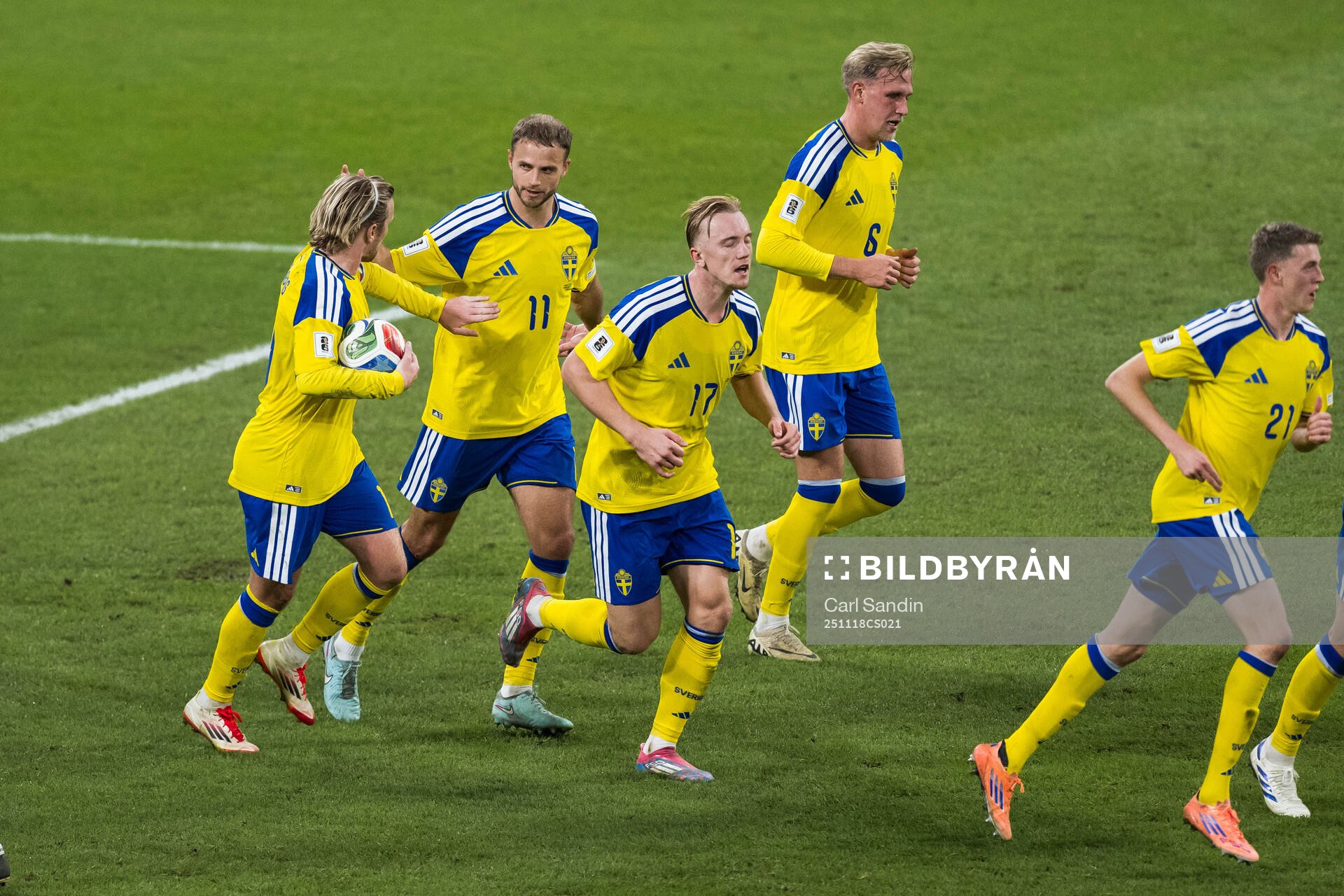 Gustav Lundgren of Sweden celebrates with Emil Forsberg