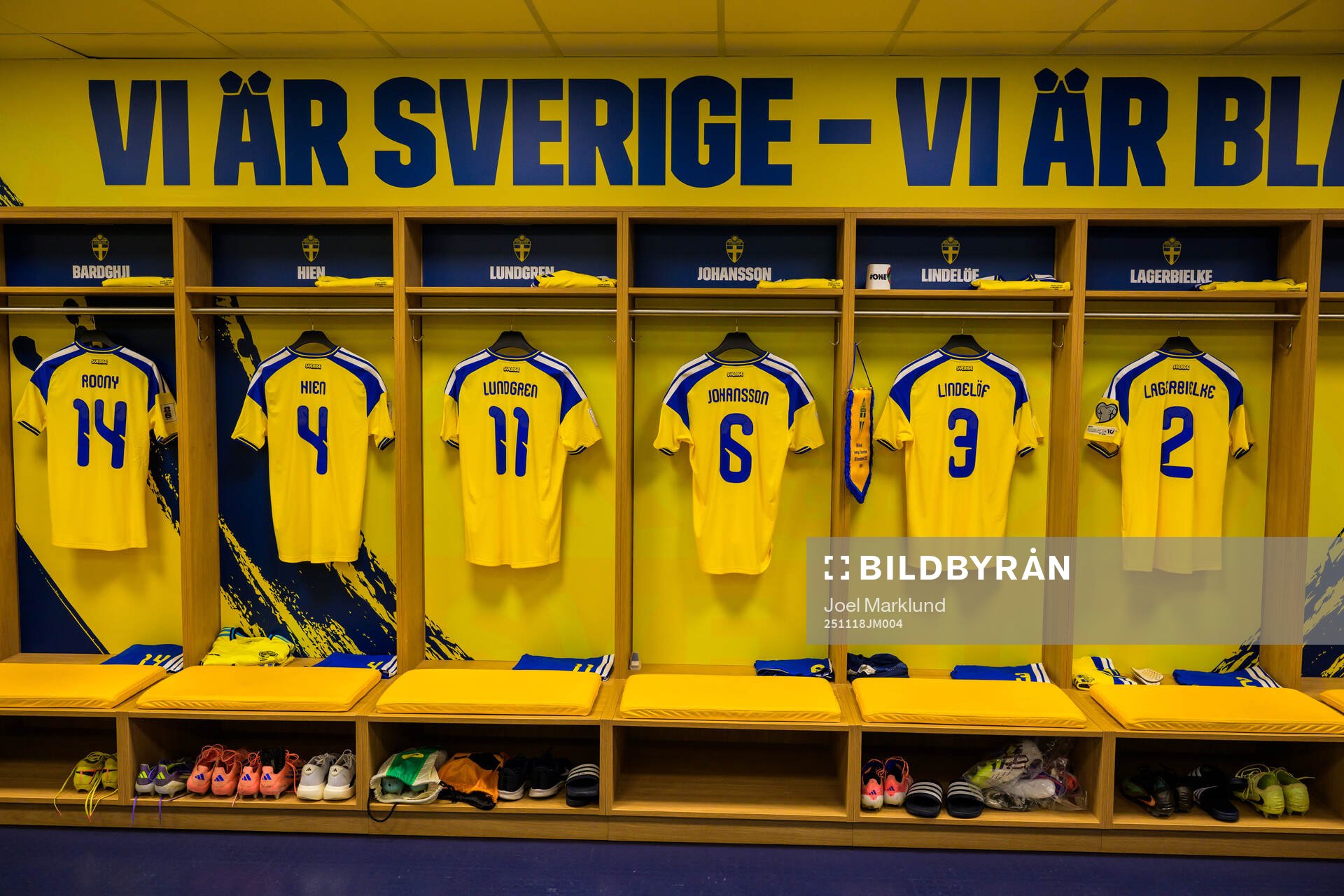 Jerseys of Roony Bardghji, Isak Hien, Gustav Lundgren,