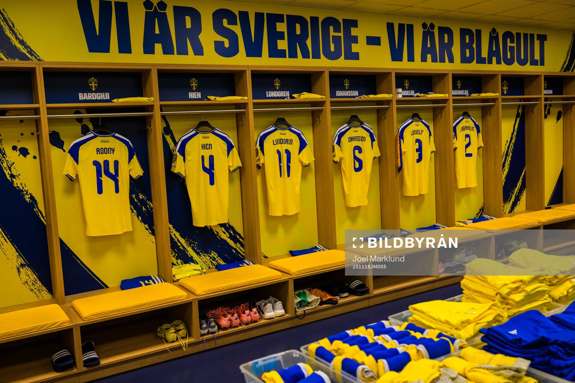 Jerseys of Roony Bardghji, Isak Hien, Gustav Lundgren,