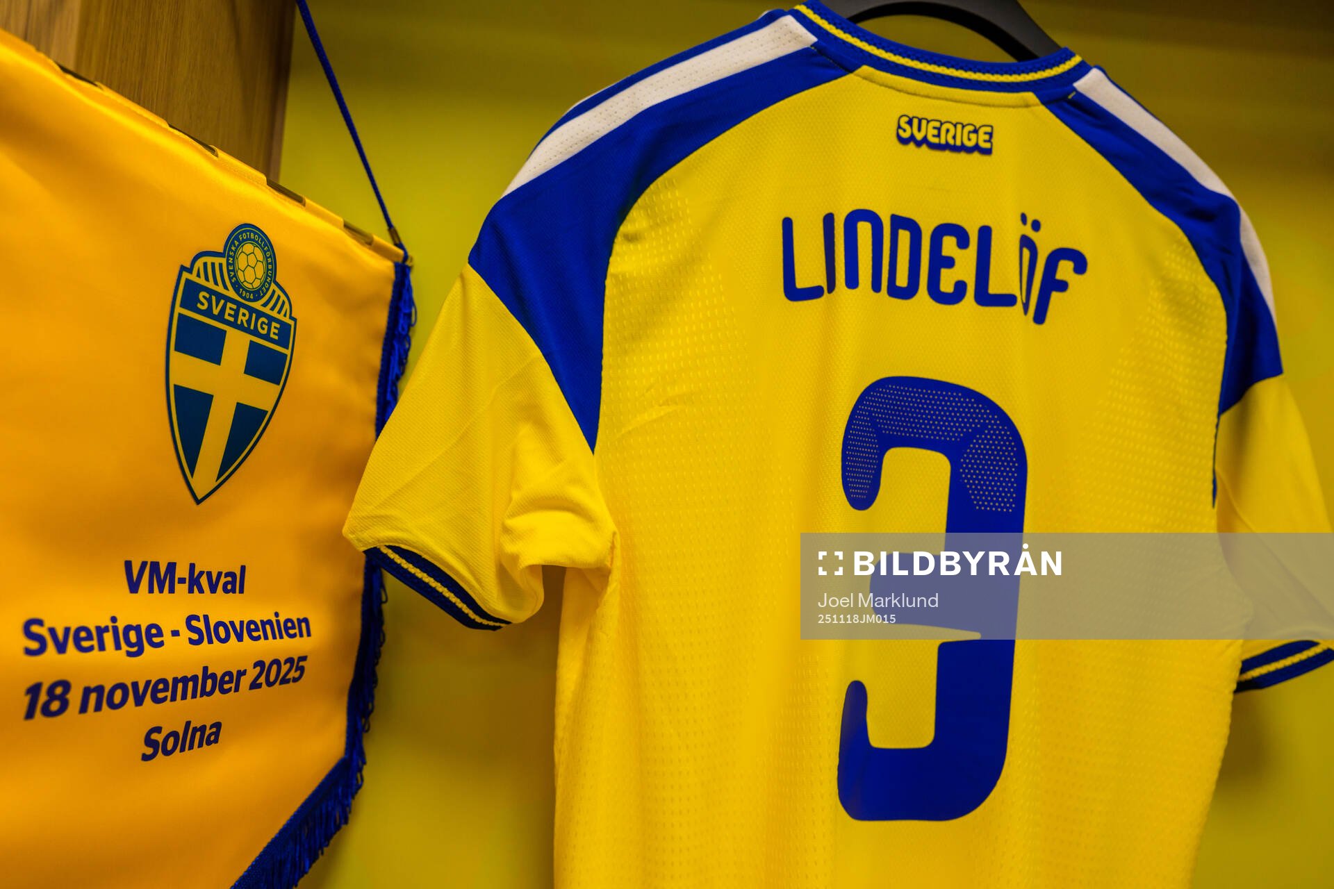 Jersey of Victor Nilsson Lindelöf in the dressing room of