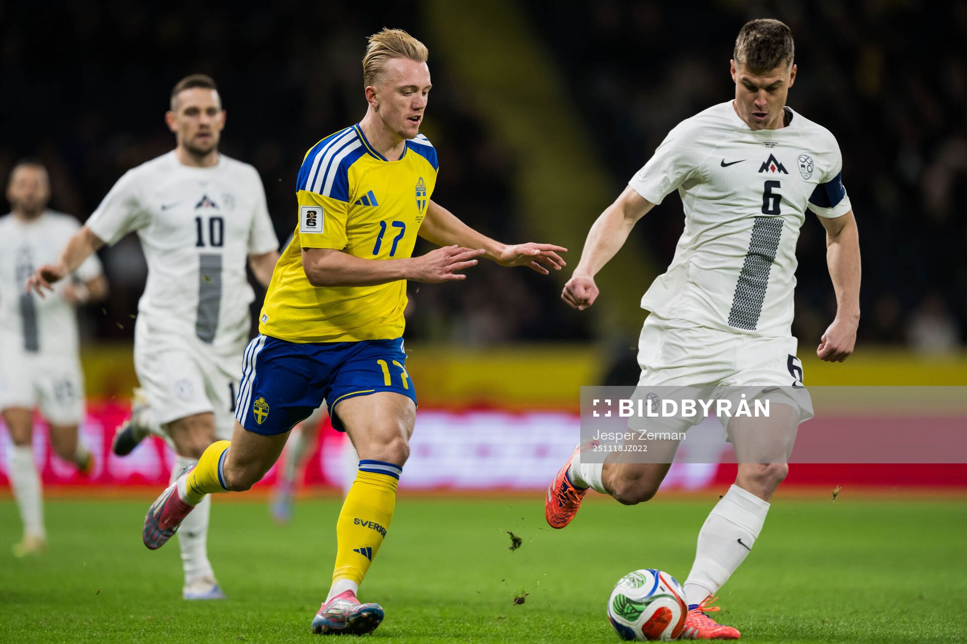 Isac Lidberg of Sweden and Jaka Bijol of Slovenia