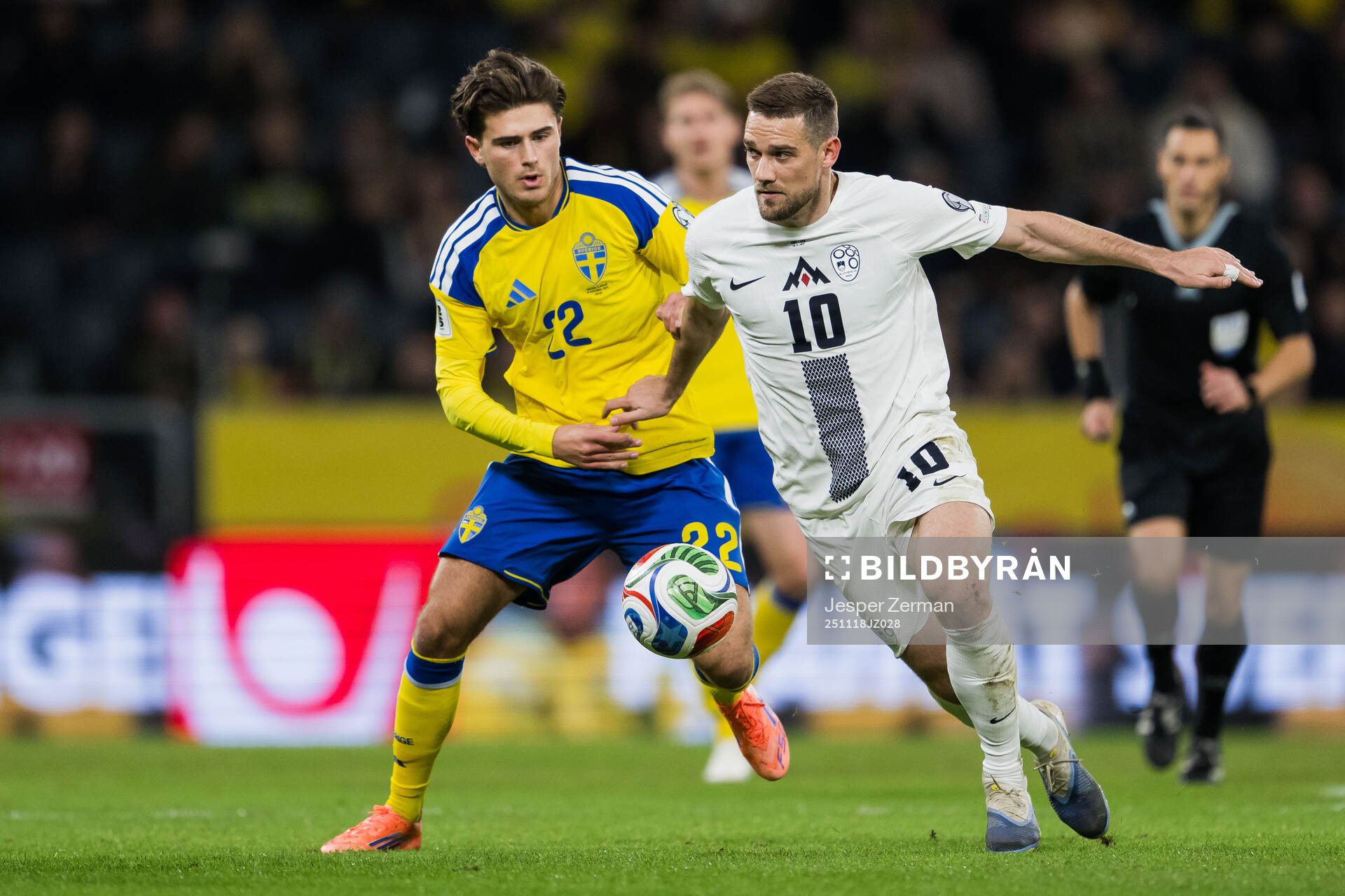 Besfort Zeneli of Sweden and Timi Elsnik of Slovenia
