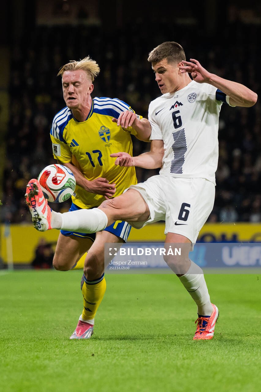 Isac Lidberg of Sweden and Jaka Bijol of Slovenia
