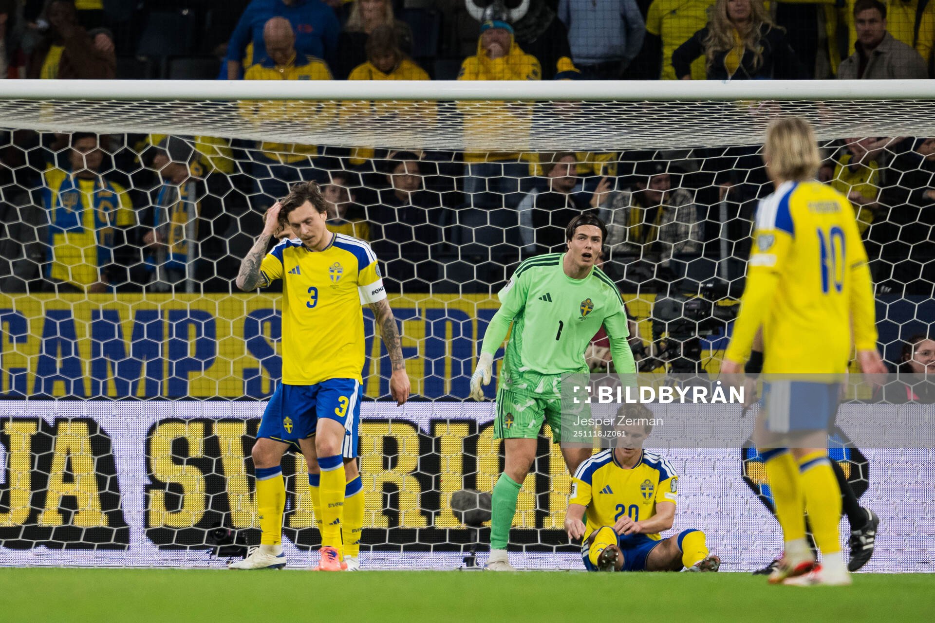 Goalkeeper Jacob Widell Zetterström, Victor Nilsson