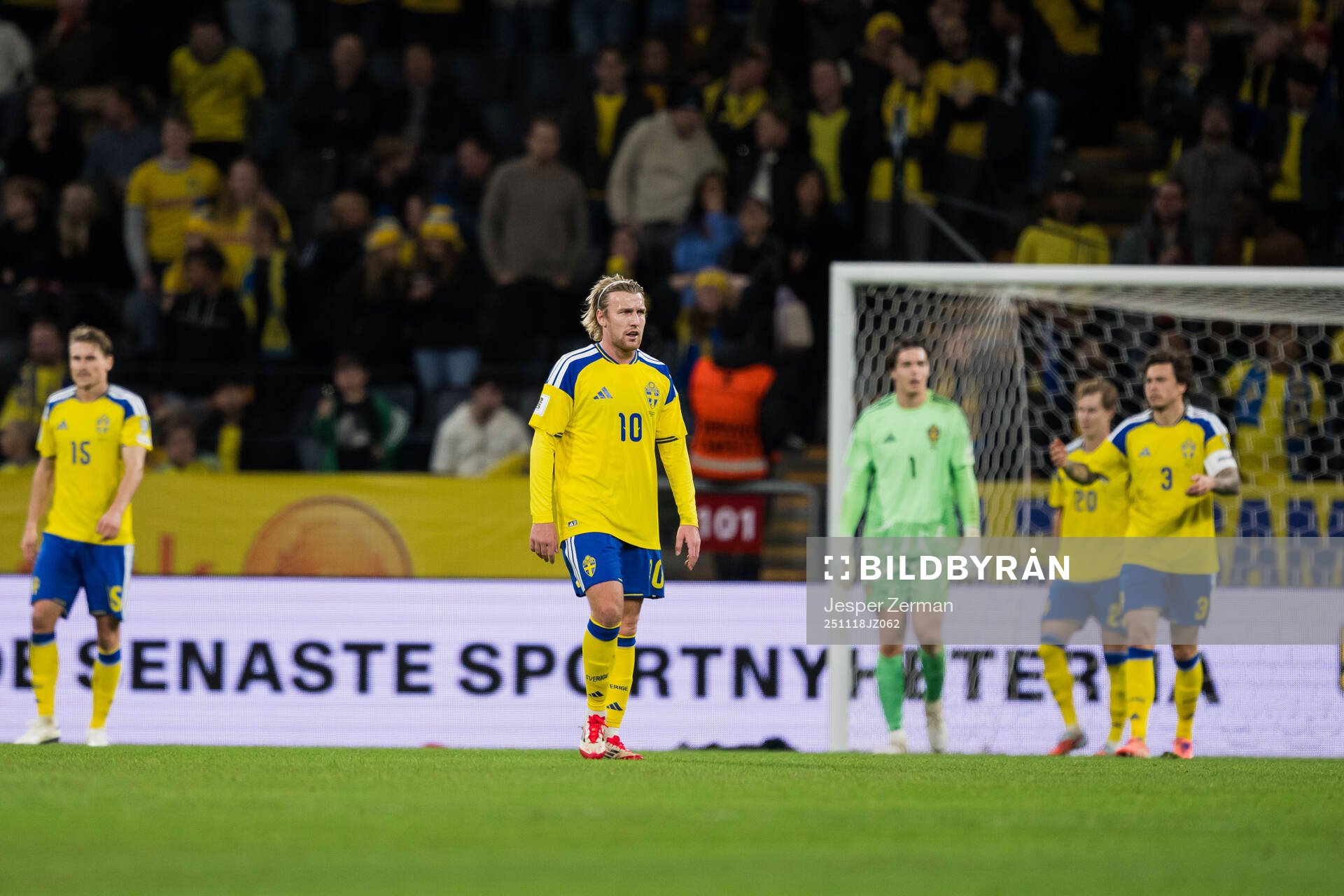 Emil Forsberg of Sweden looks dejected