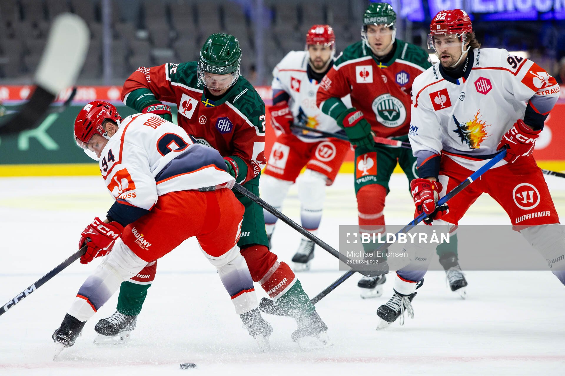 Arttu Ruotsalainen of Frölunda and Christophe Boivin of