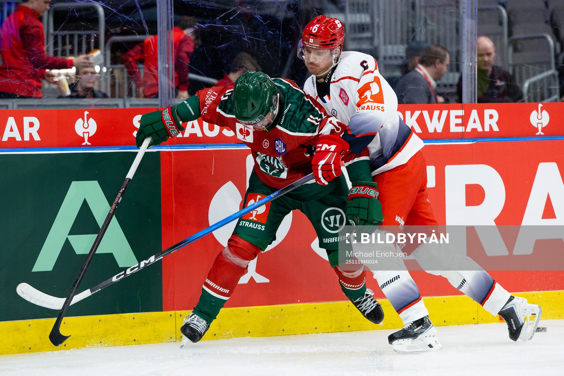 Max Lindholm of Frölunda and Pontus Englund of Grenoble