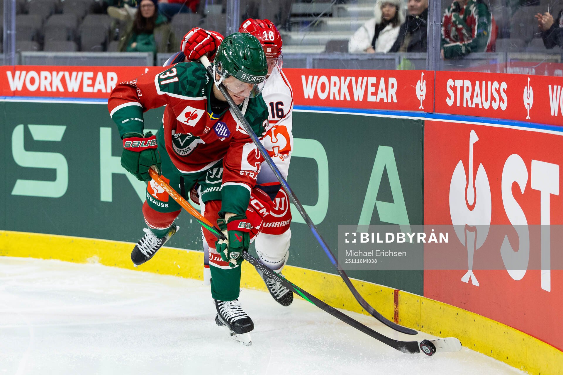 Alexis Binner of Grenoble and Nicklas Lasu of Frölunda