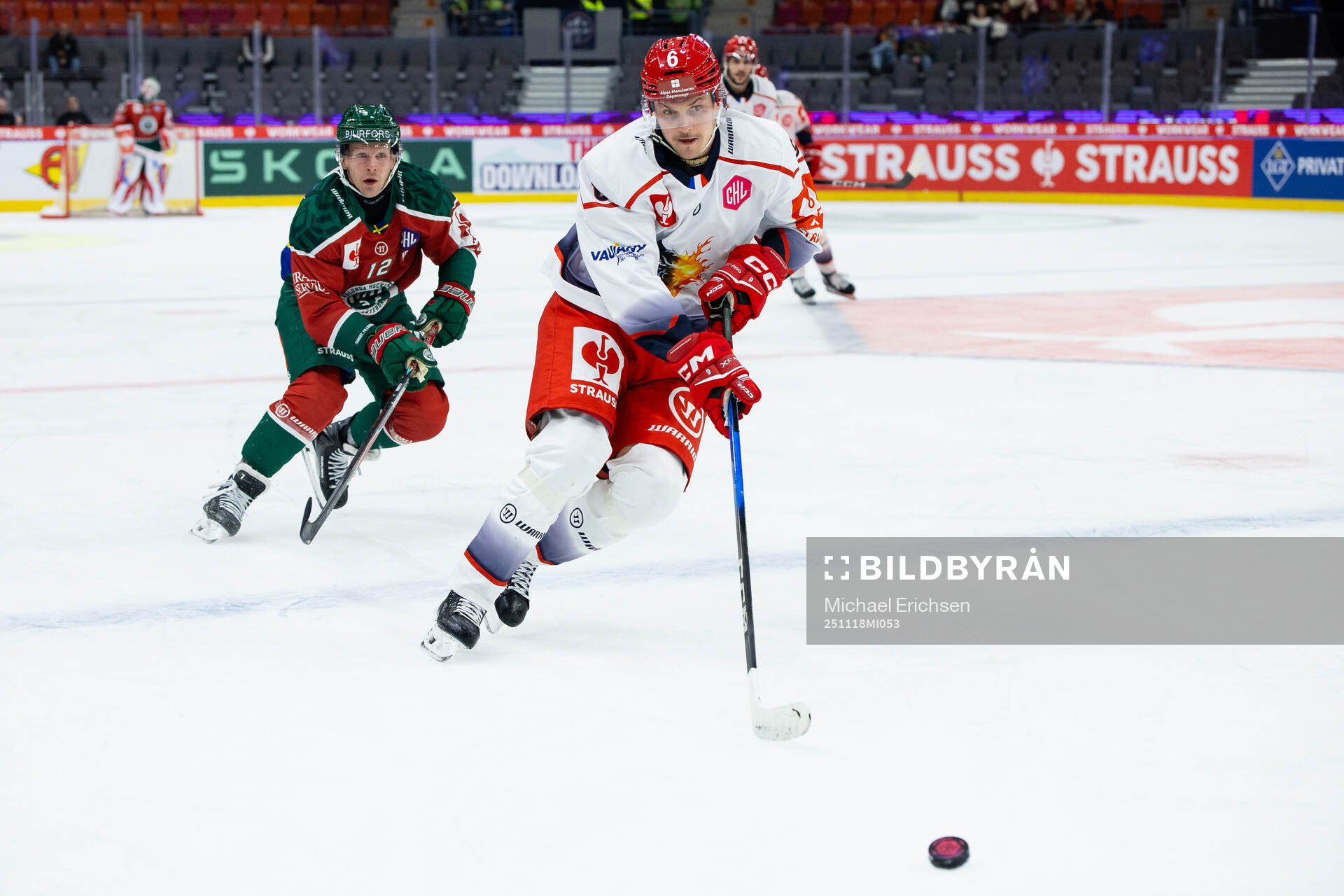 Max Friberg of Frölunda and Pontus Englund of Grenoble