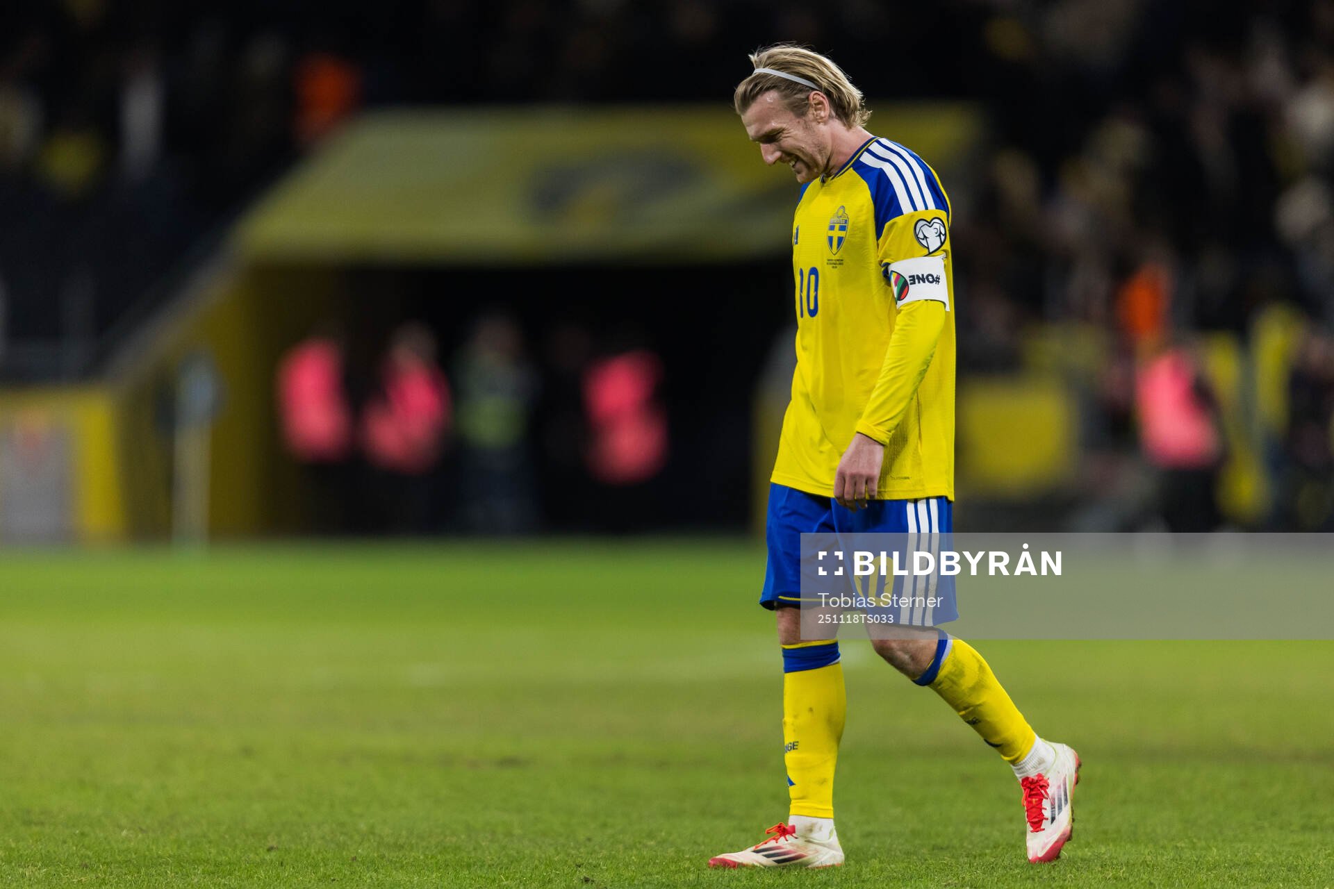 Emil Forsberg of Sweden looks dejected