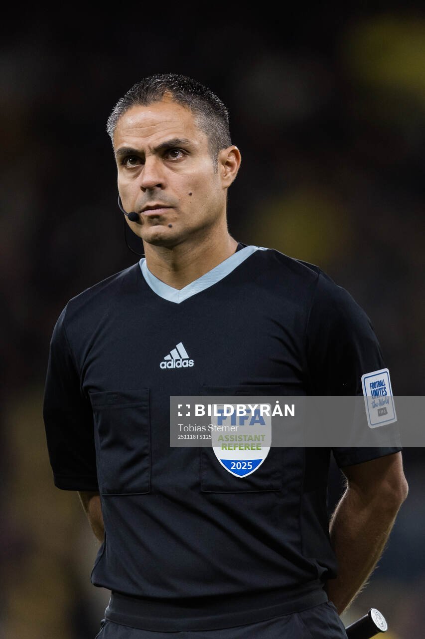 Assistant referee Daniele Bindoni