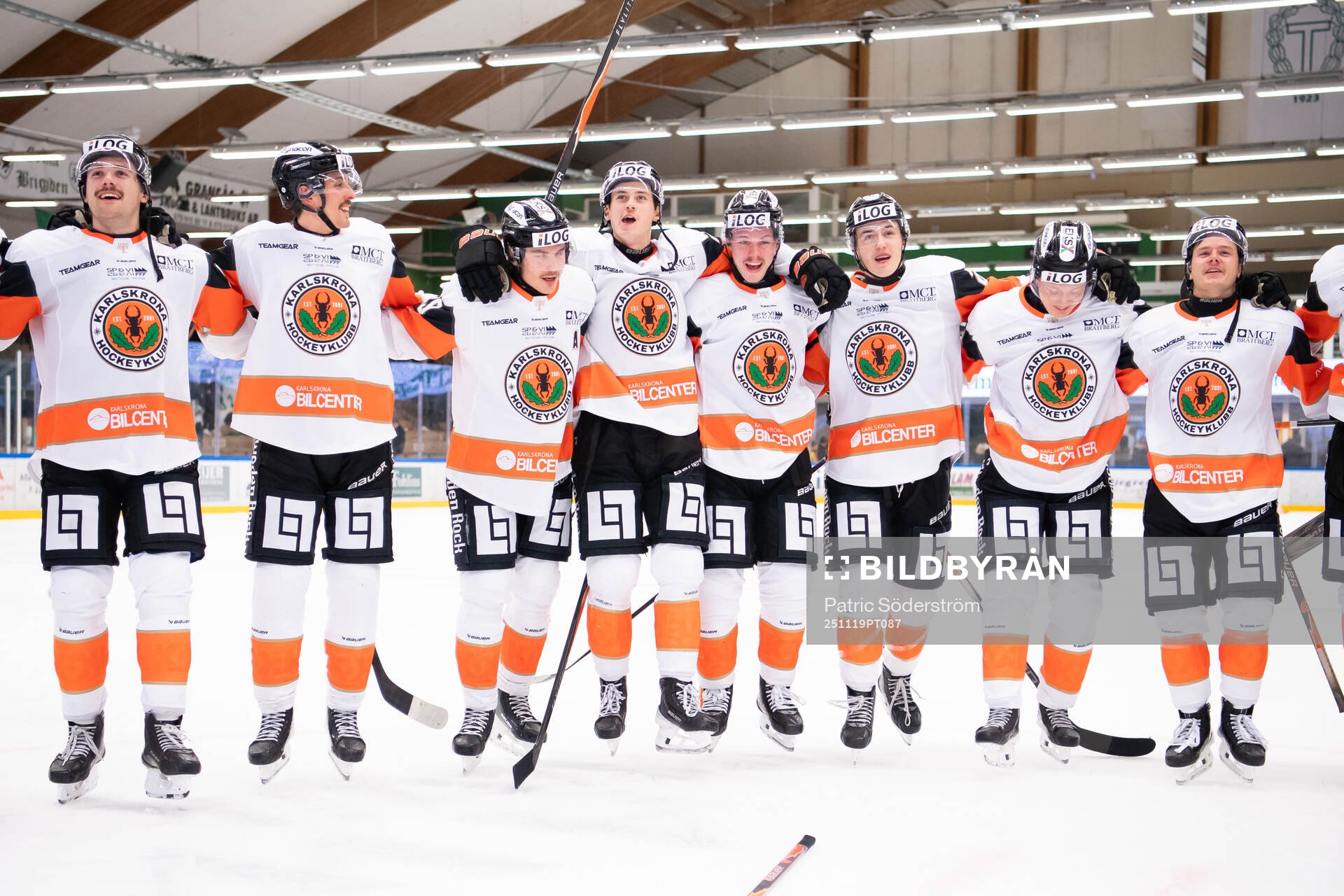 Karlskronas spelare jublar
