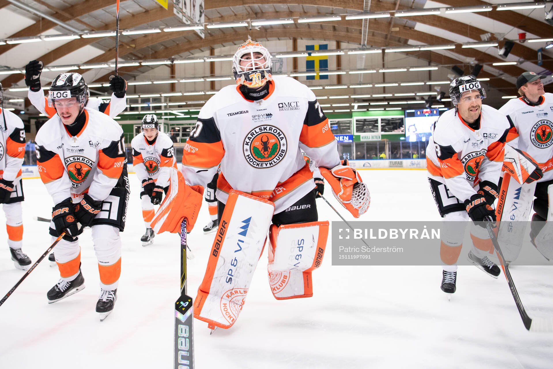 Karlskrona HKs målvakt Hampus Hedman jublar