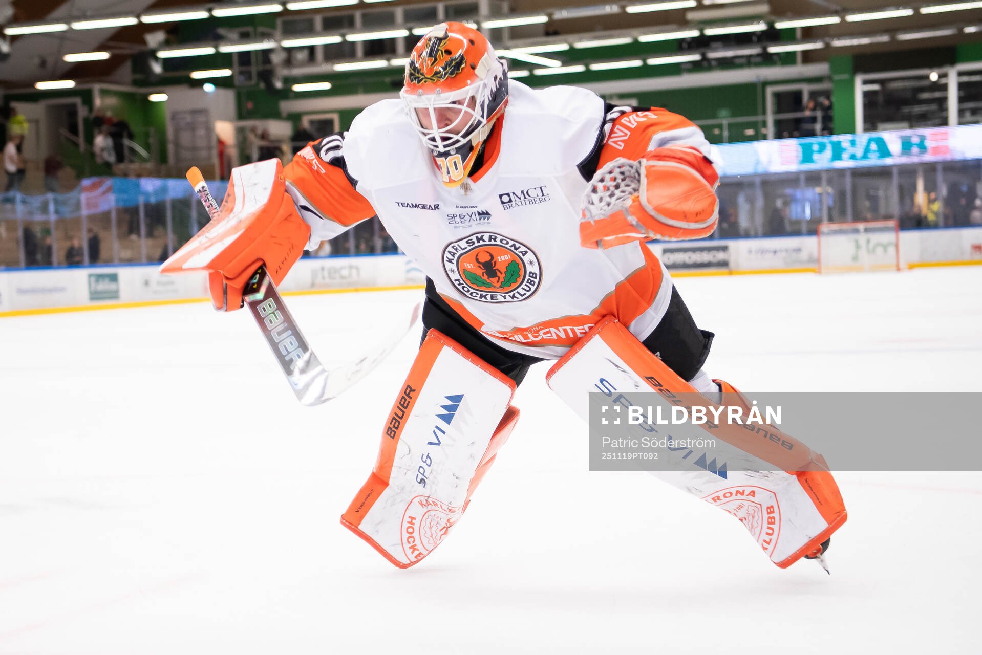 Karlskrona HKs målvakt Hampus Hedman jublar