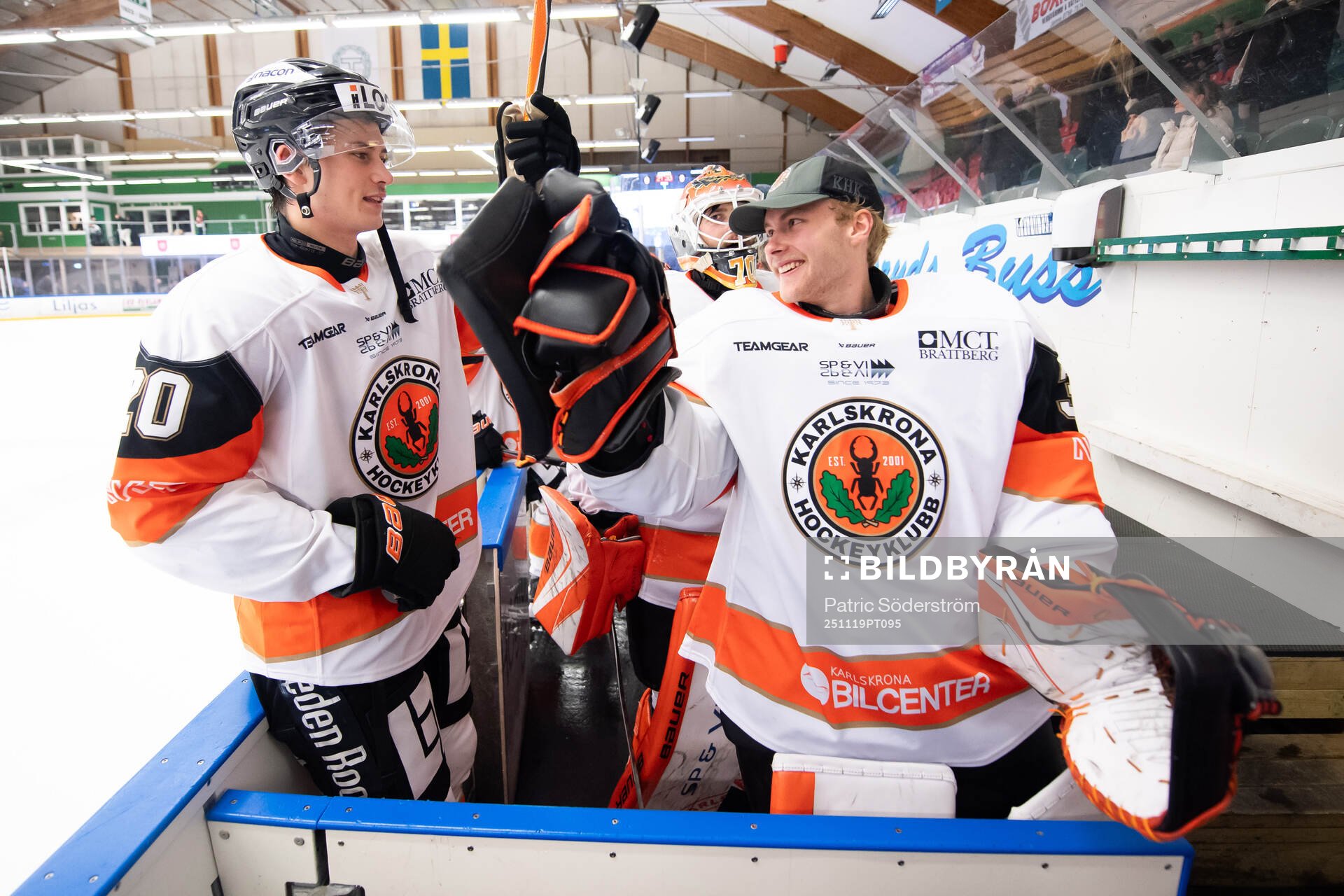 Karlskrona HKs Emil Saramaa Larsson och målvakt Fabian