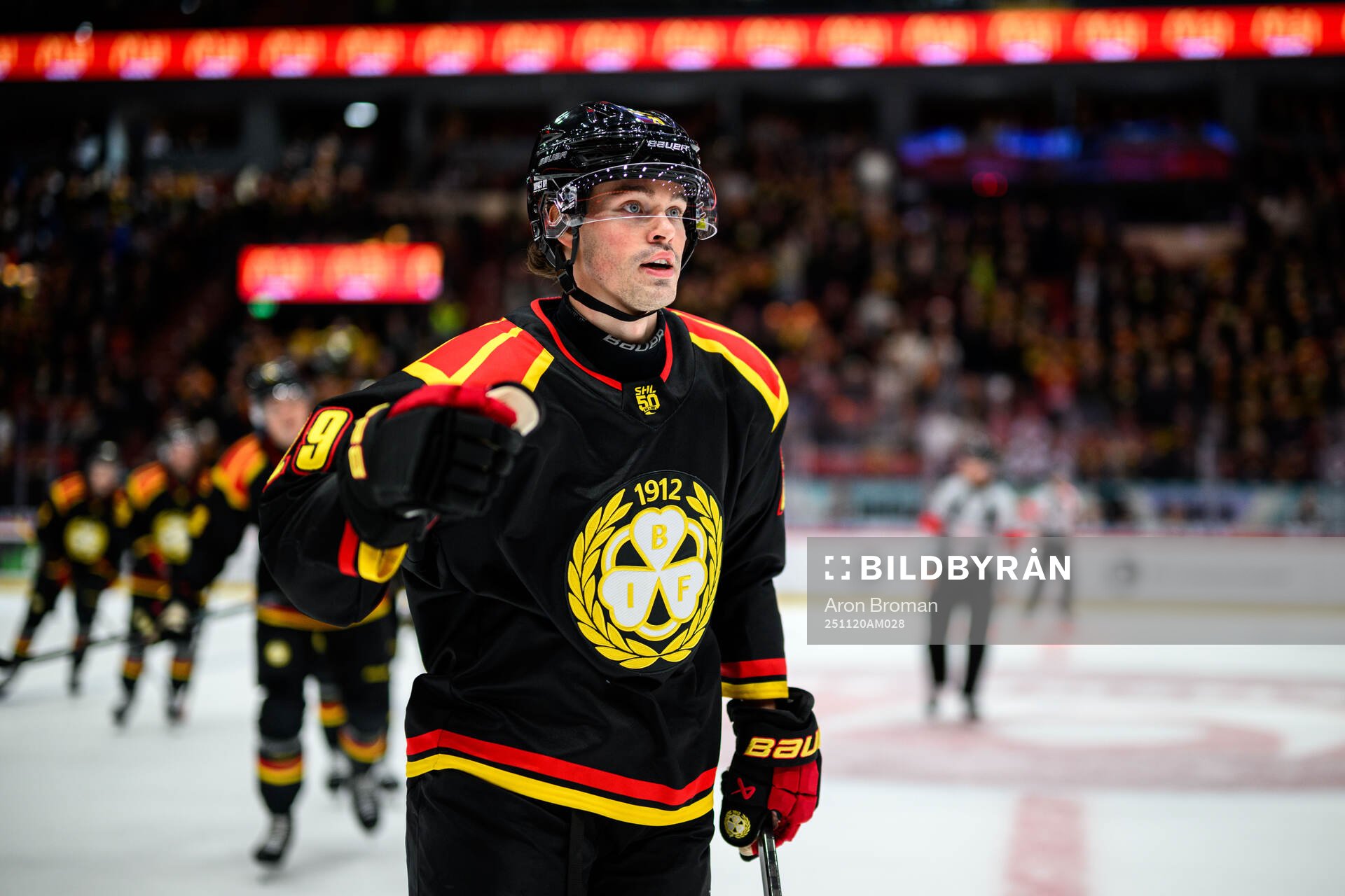 Brynäs Axel Andersson jublar