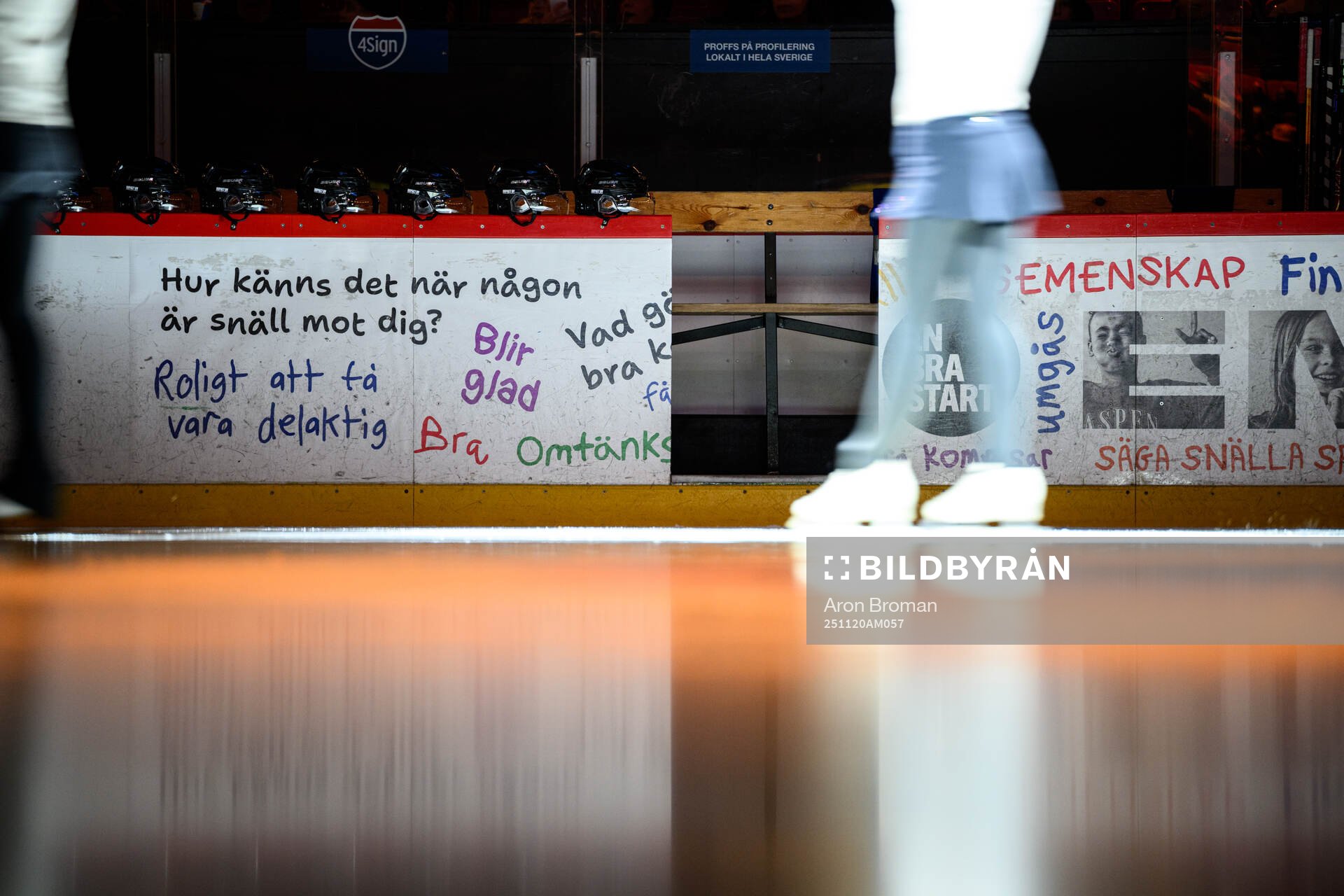 Text på sargen