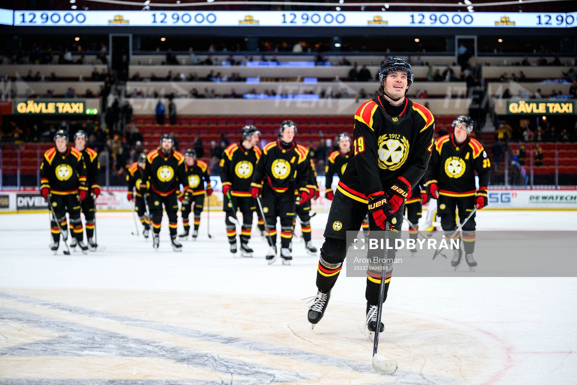 Brynäs Axel Andersson jublar