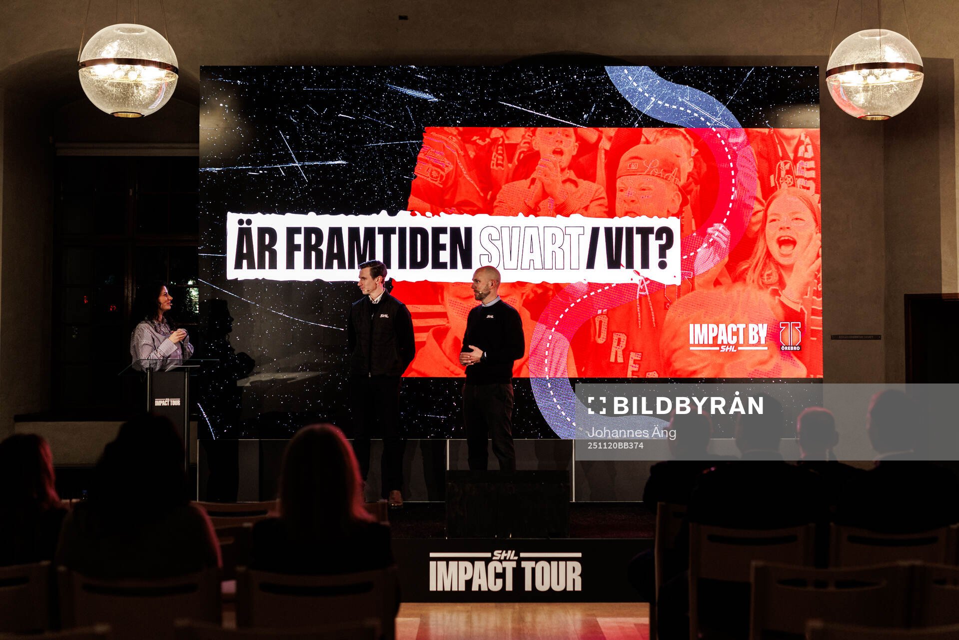 Giselle Abbas, moderator, och domarna Marcus Linde och