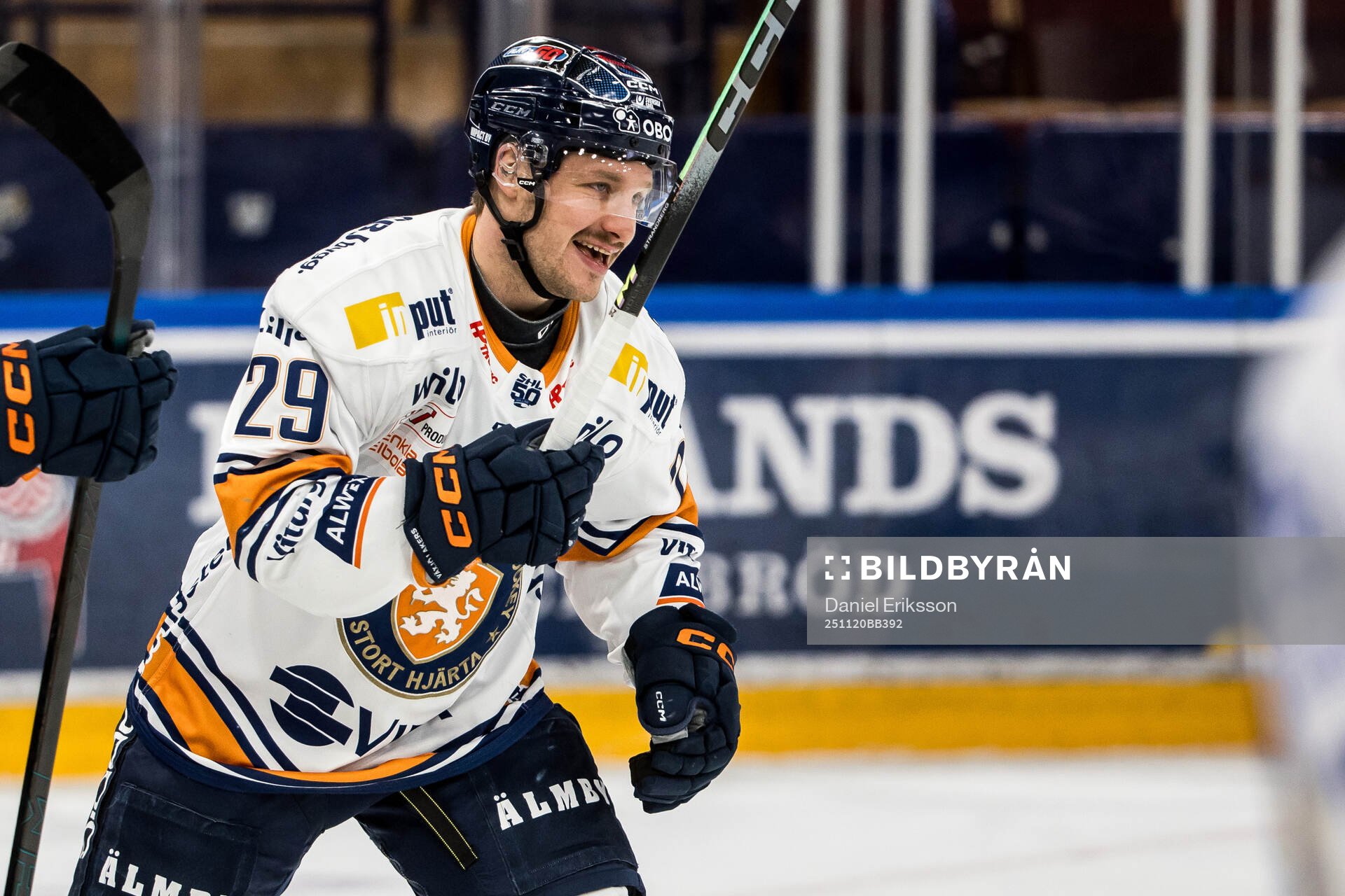 Växjös Sebastian Strandberg jublar