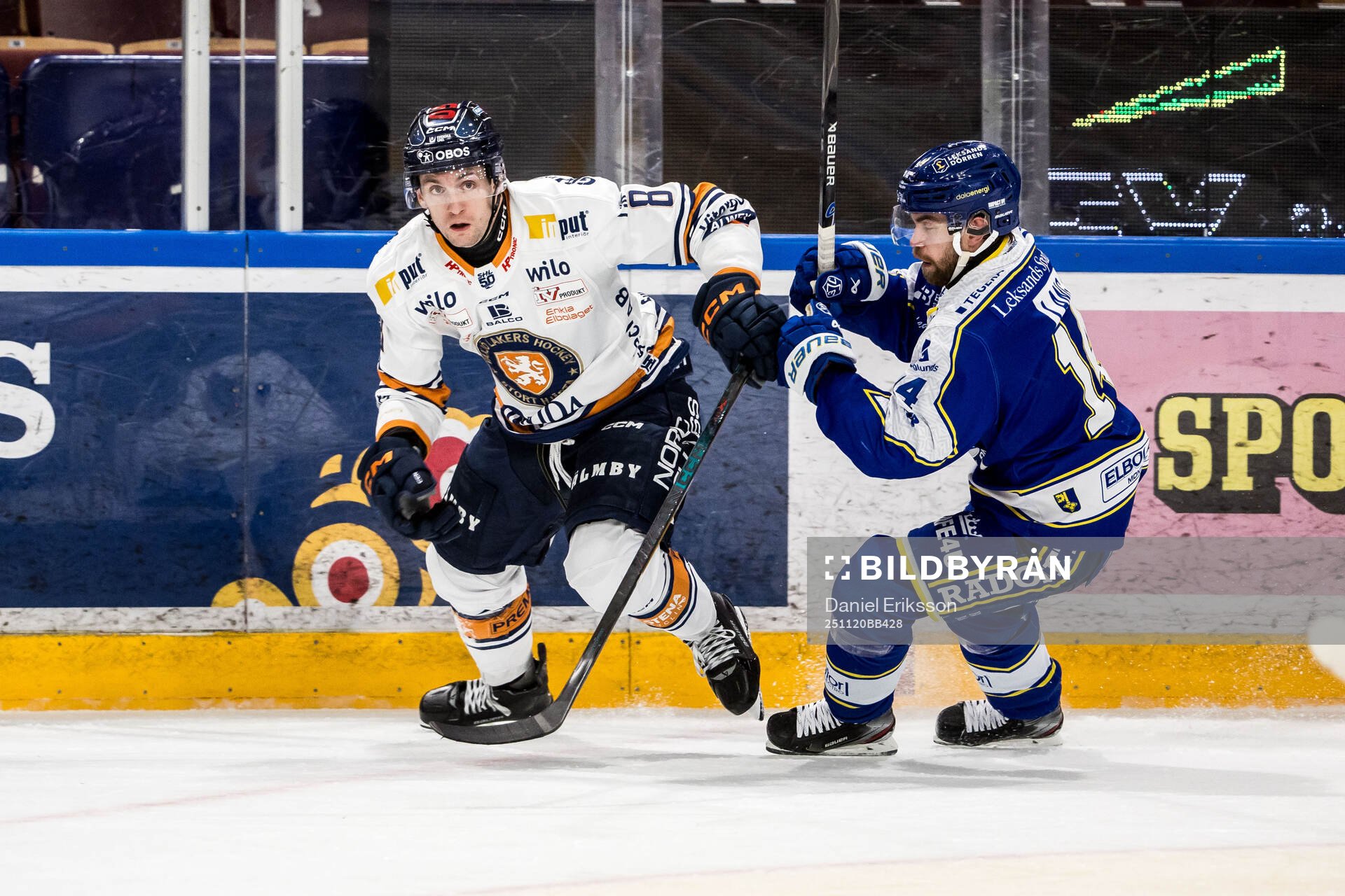 Växjös Zachary Giuttari och Leksands Oskar Lang