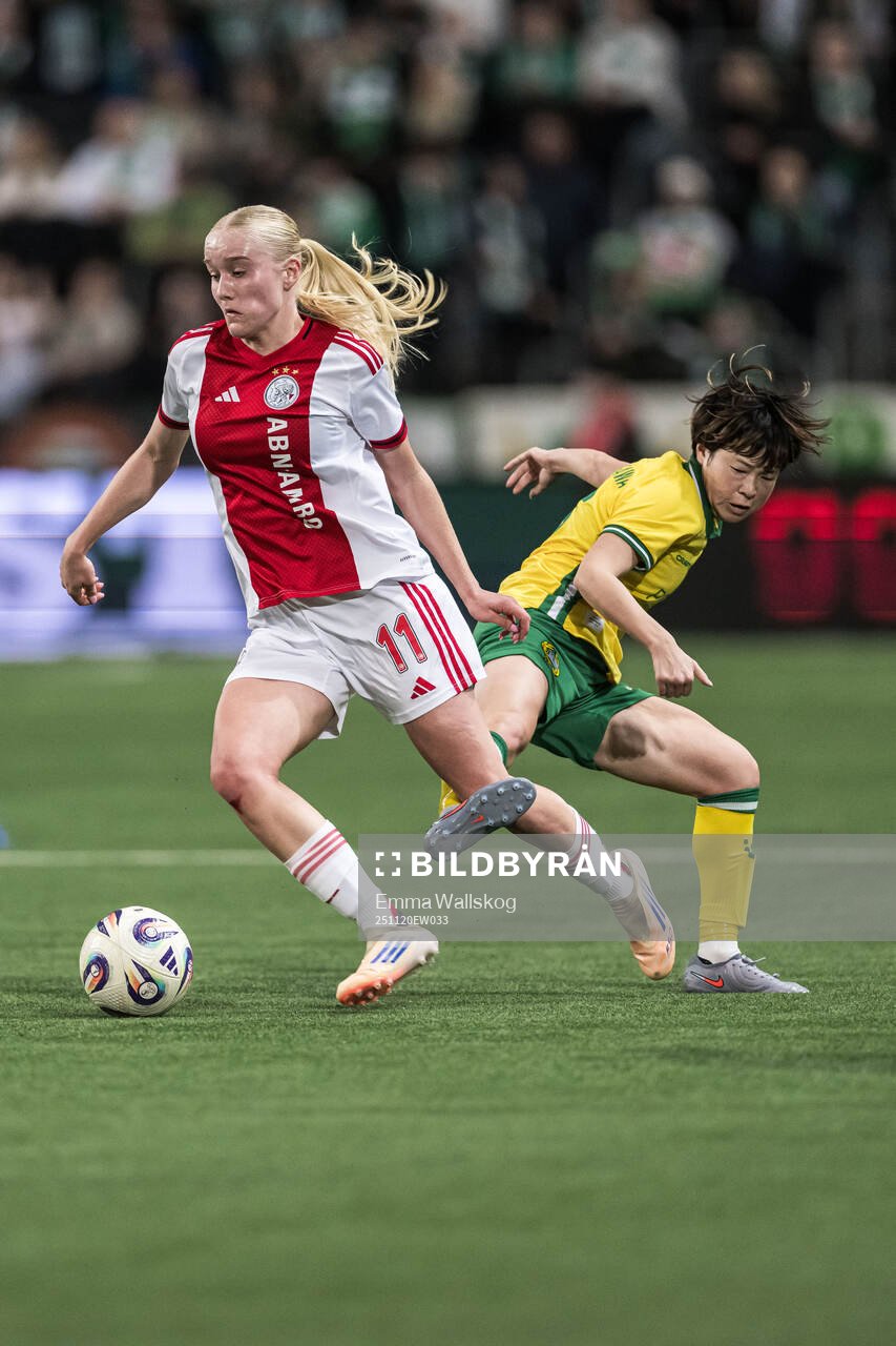 Bo van Egmond of Ajax and Asato Miyagawa of Hammarby