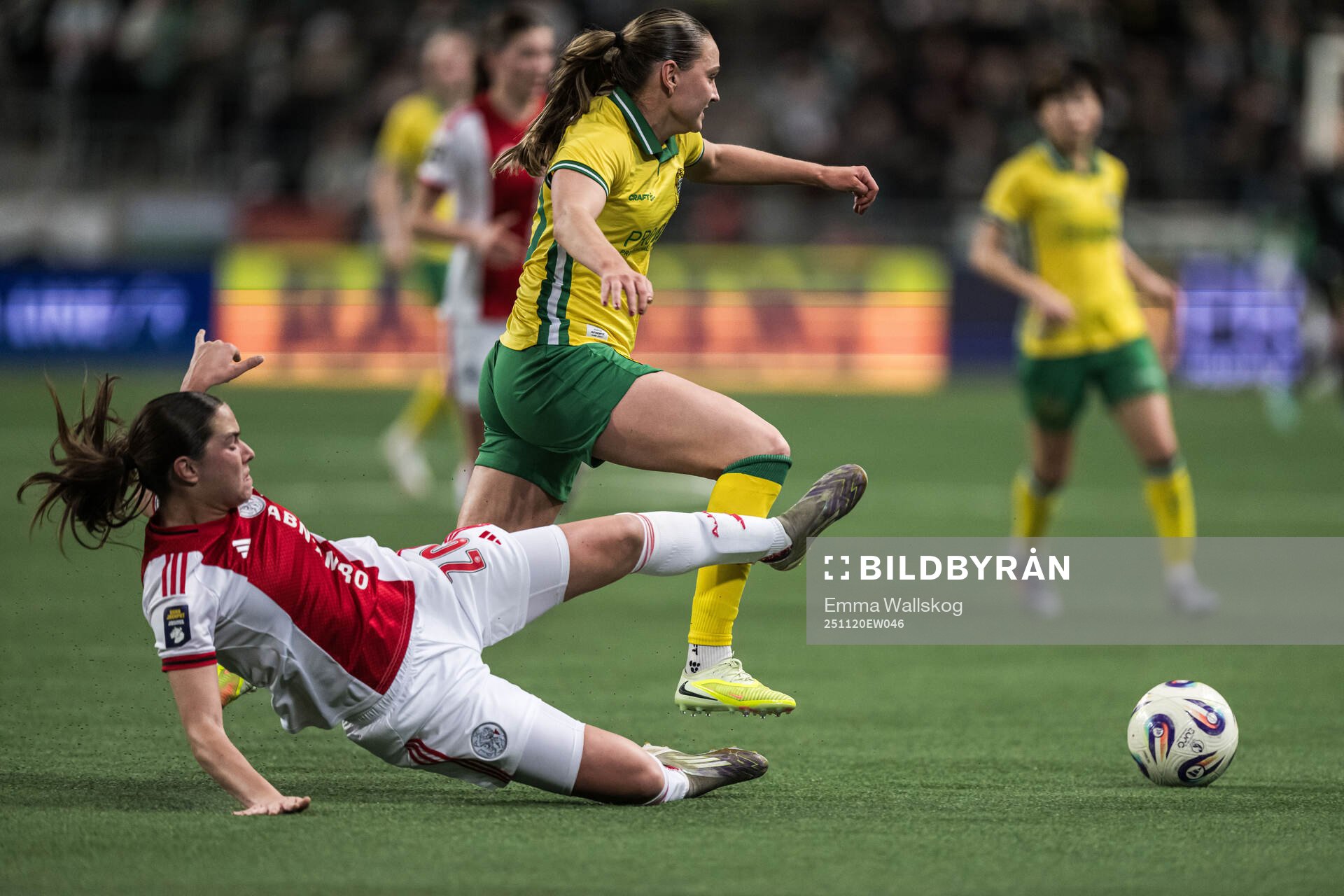Isa Colin of Ajax and Vilde Hasund of Hammarby