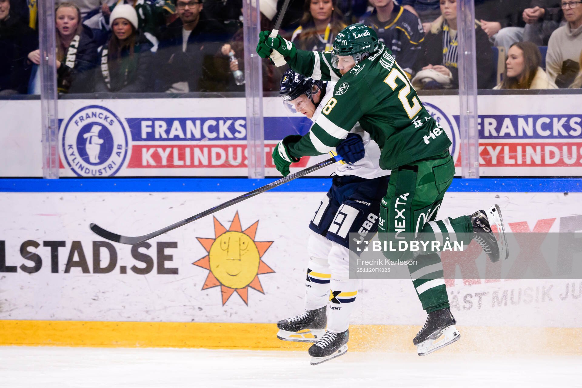 HV71s Axel Rindell och Färjestads Emil Alba