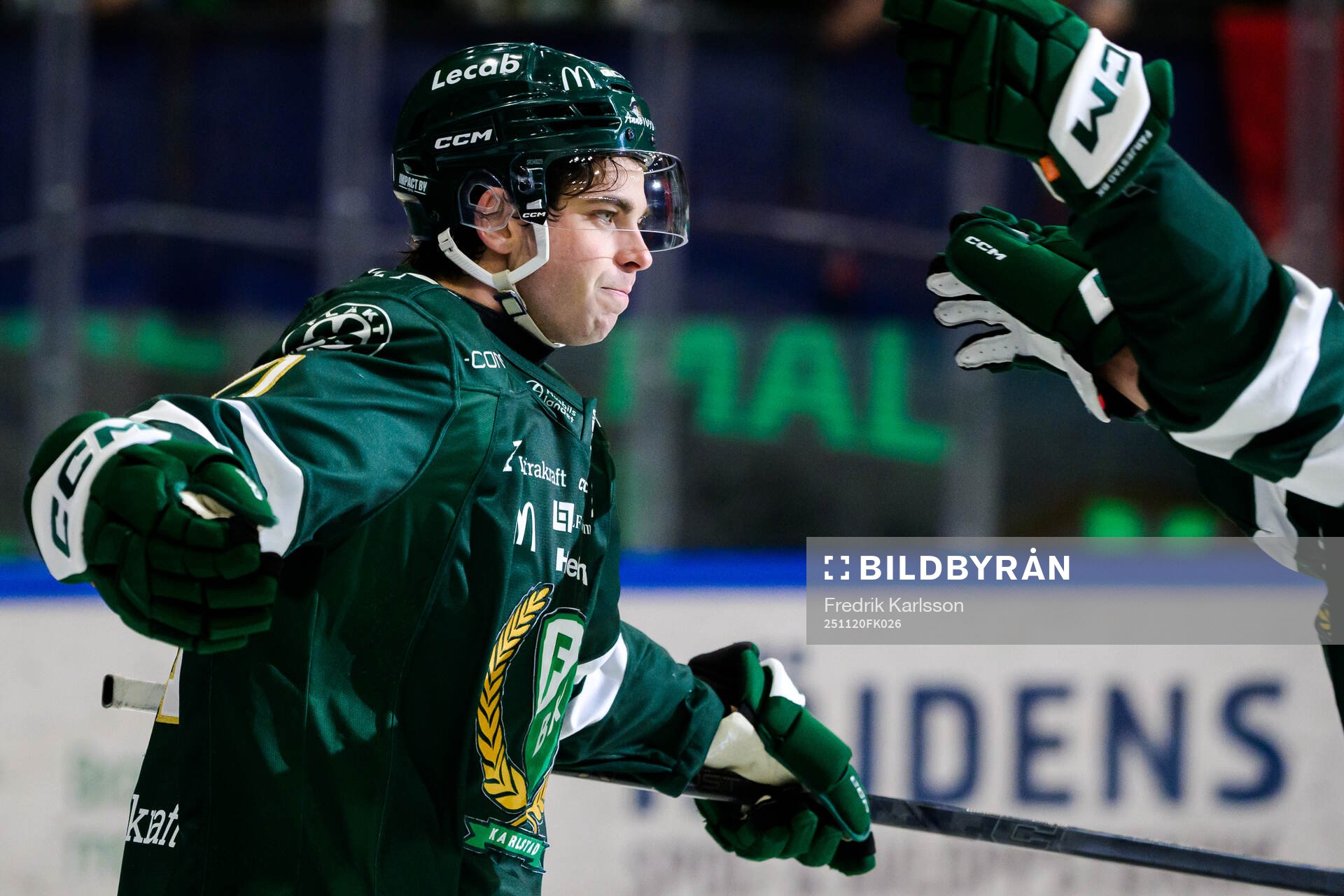 Färjestads Viktor Lodin jublar