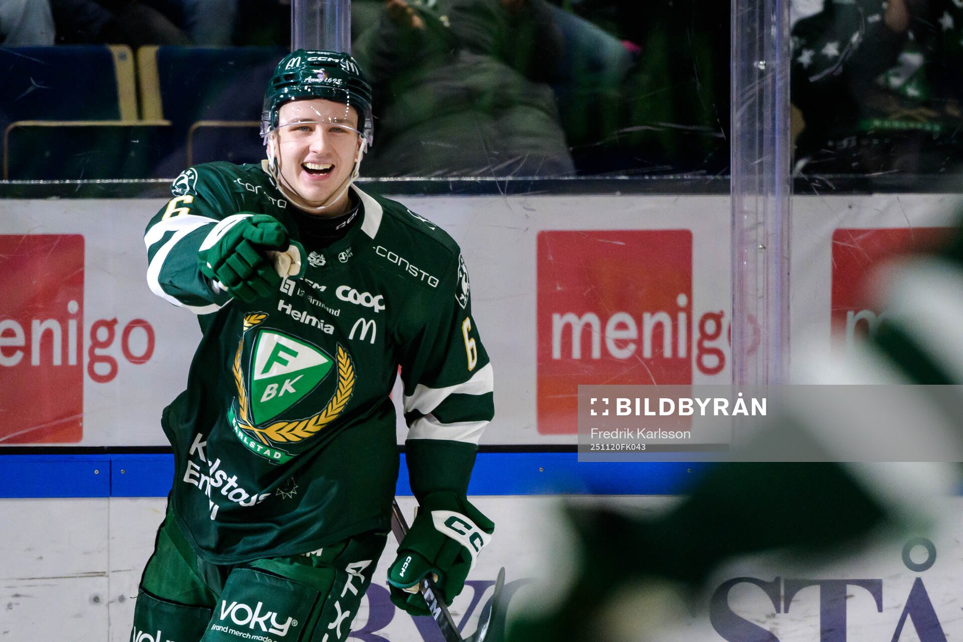 Färjestads Albert Wikman jublar