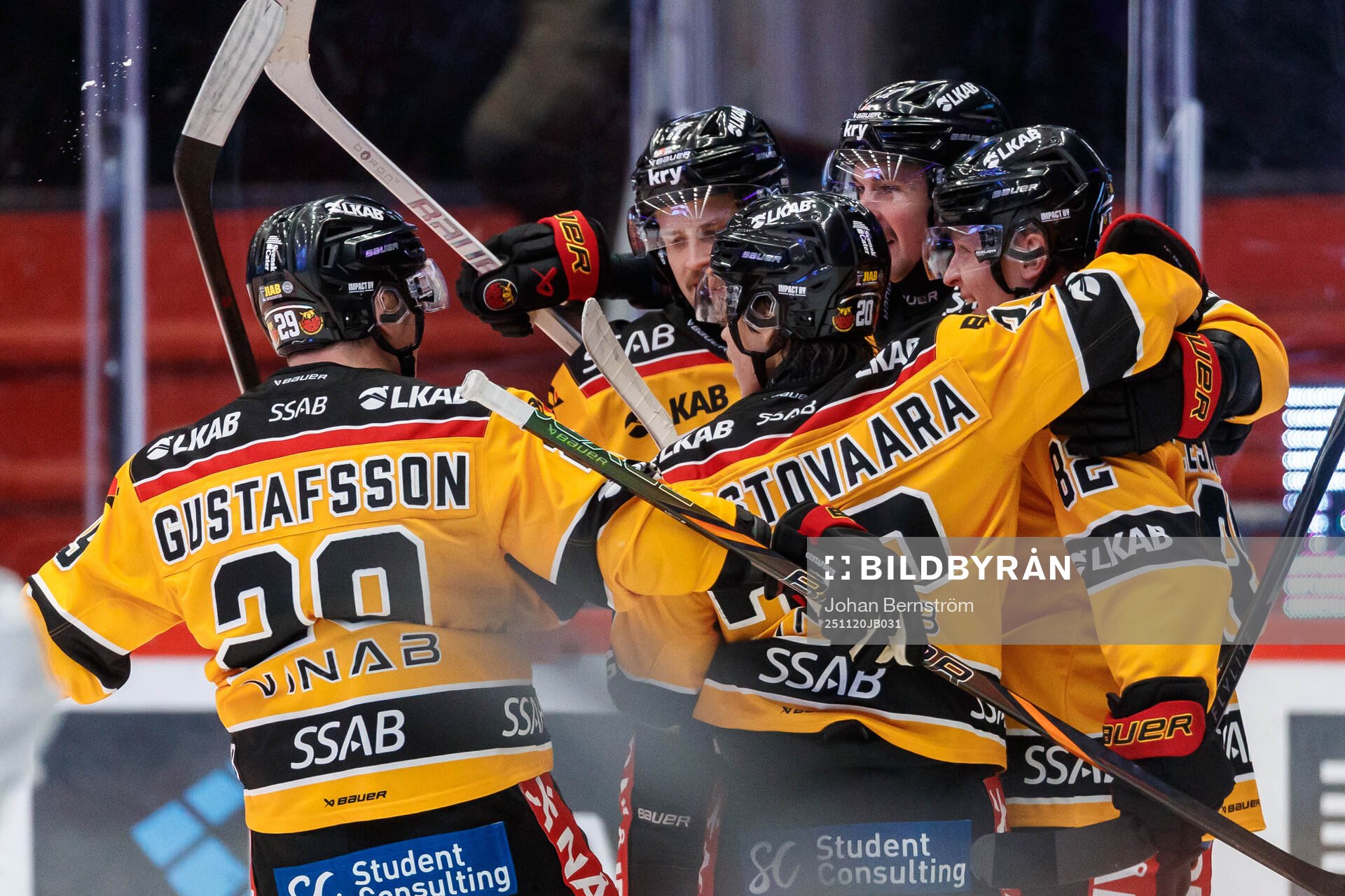 Luleås Eetu Koivistoinen jublar