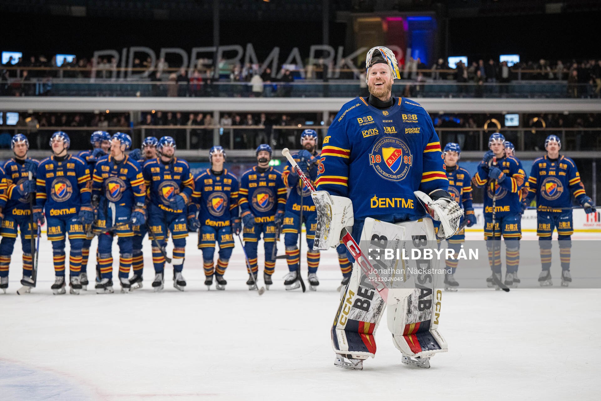 Djurgårdens målvakt Magnus Hellberg jublar