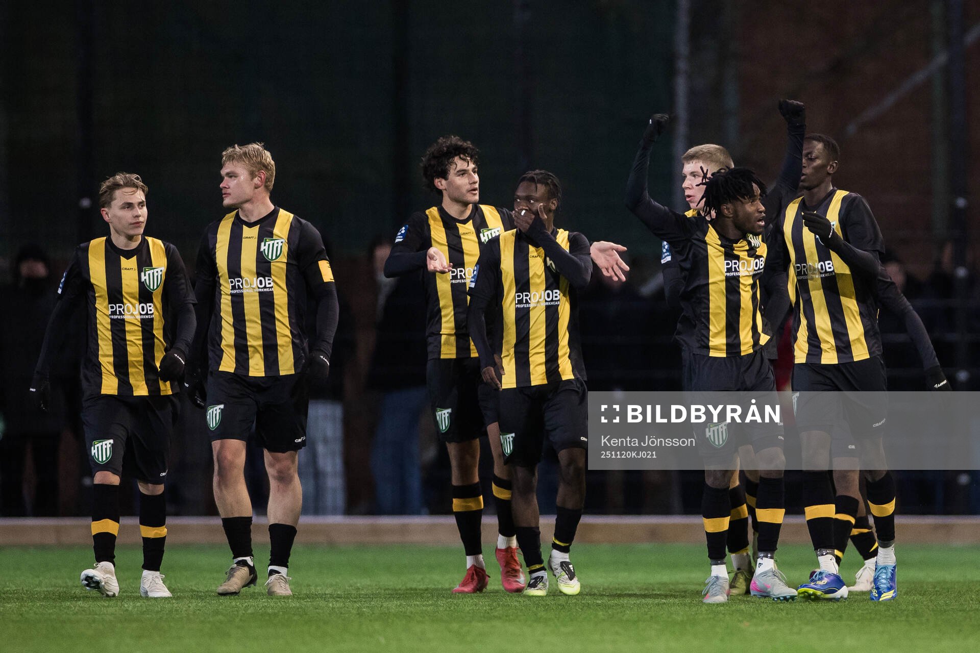 Hammarby TFFs Odera Samuel Onuchukwu Adindu (h) jublar med