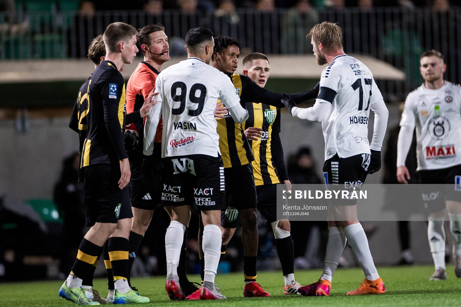 Örebros Hammarby TFFs Essayas Lwampindy-Bofua och Björn