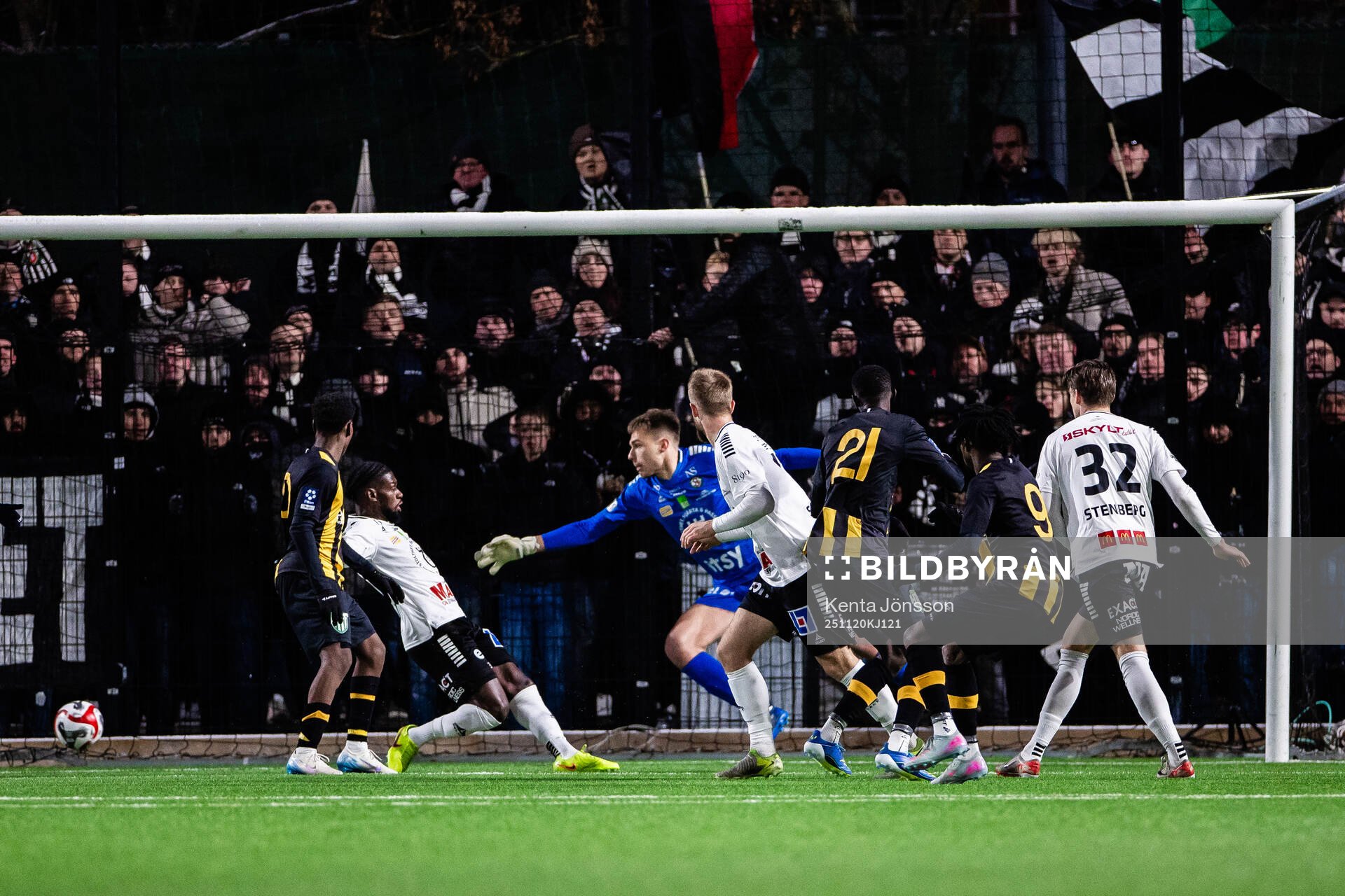 Hammarby TFFs Odera Samuel Onuchukwu Adindu gör 1-0 bakom