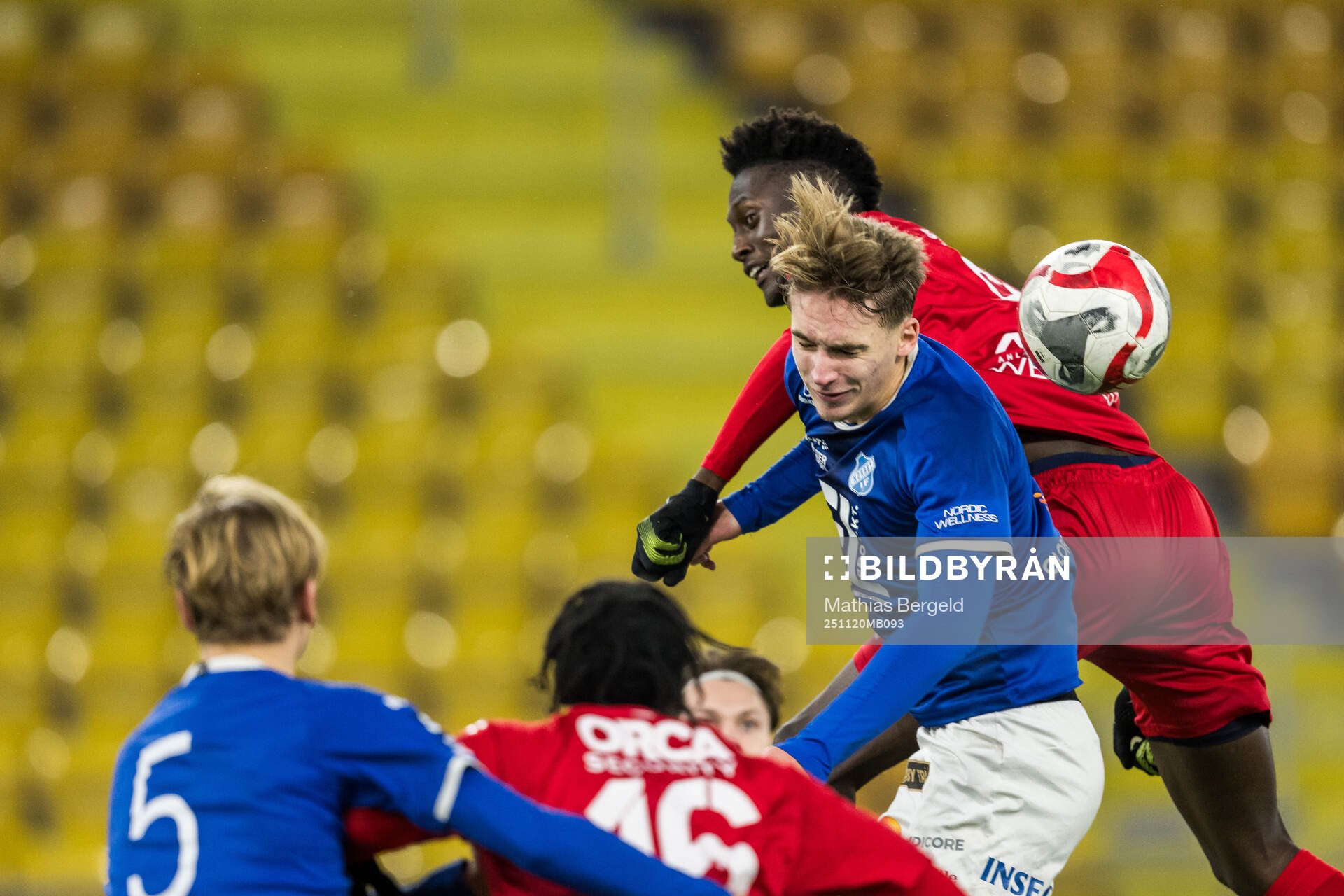 Utsiktens Mass Modou Sise och Norrby IFs Johannes Engvall