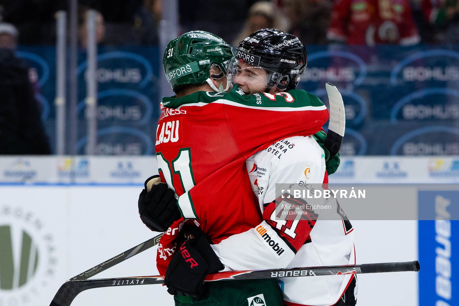 Frölundas Nicklas Lasu kramar om till Malmö Redhawks