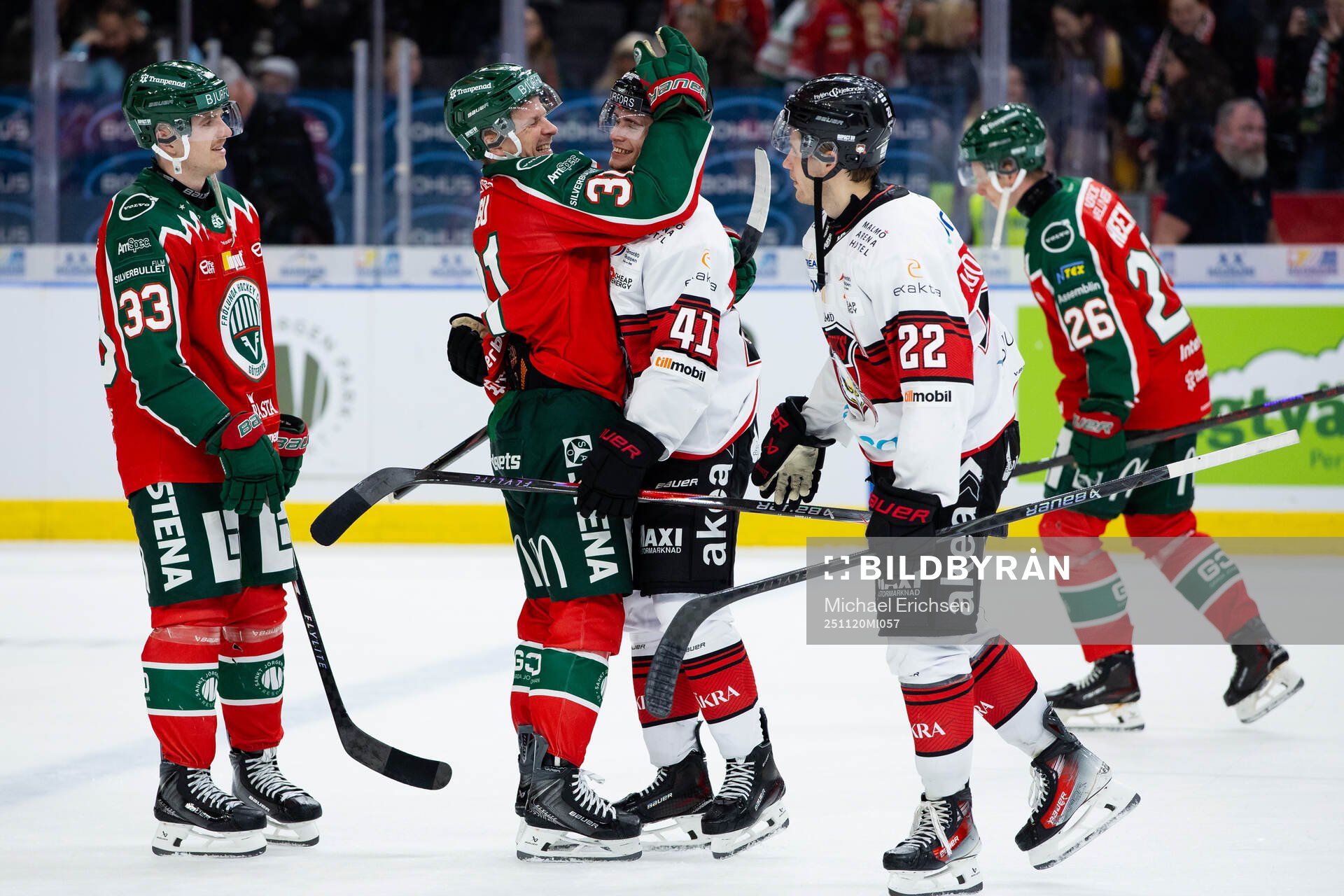 Frölundas Nicklas Lasu kramar om till Malmö Redhawks