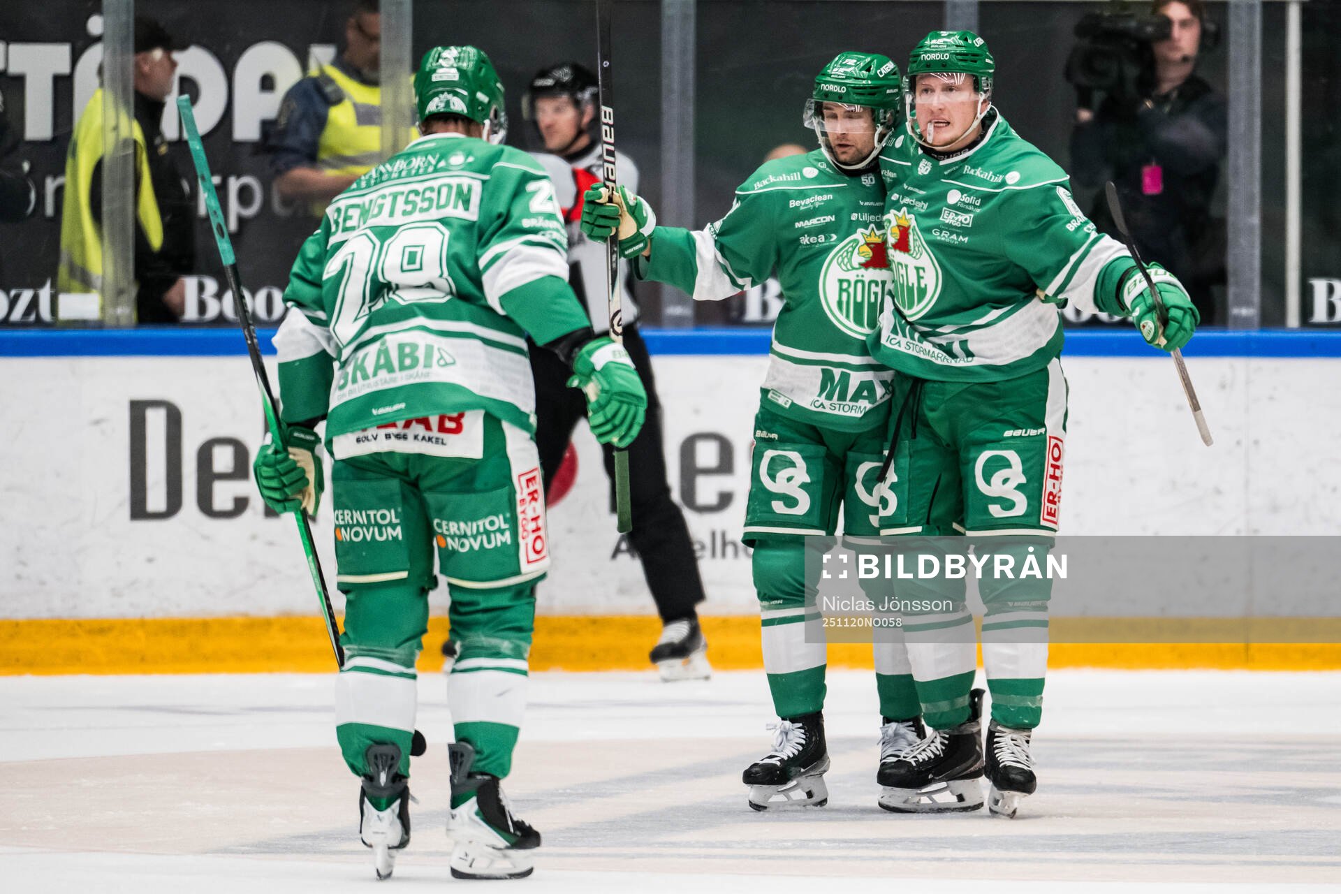 Rögles Daniel Zaar och Paul LaDue jublar