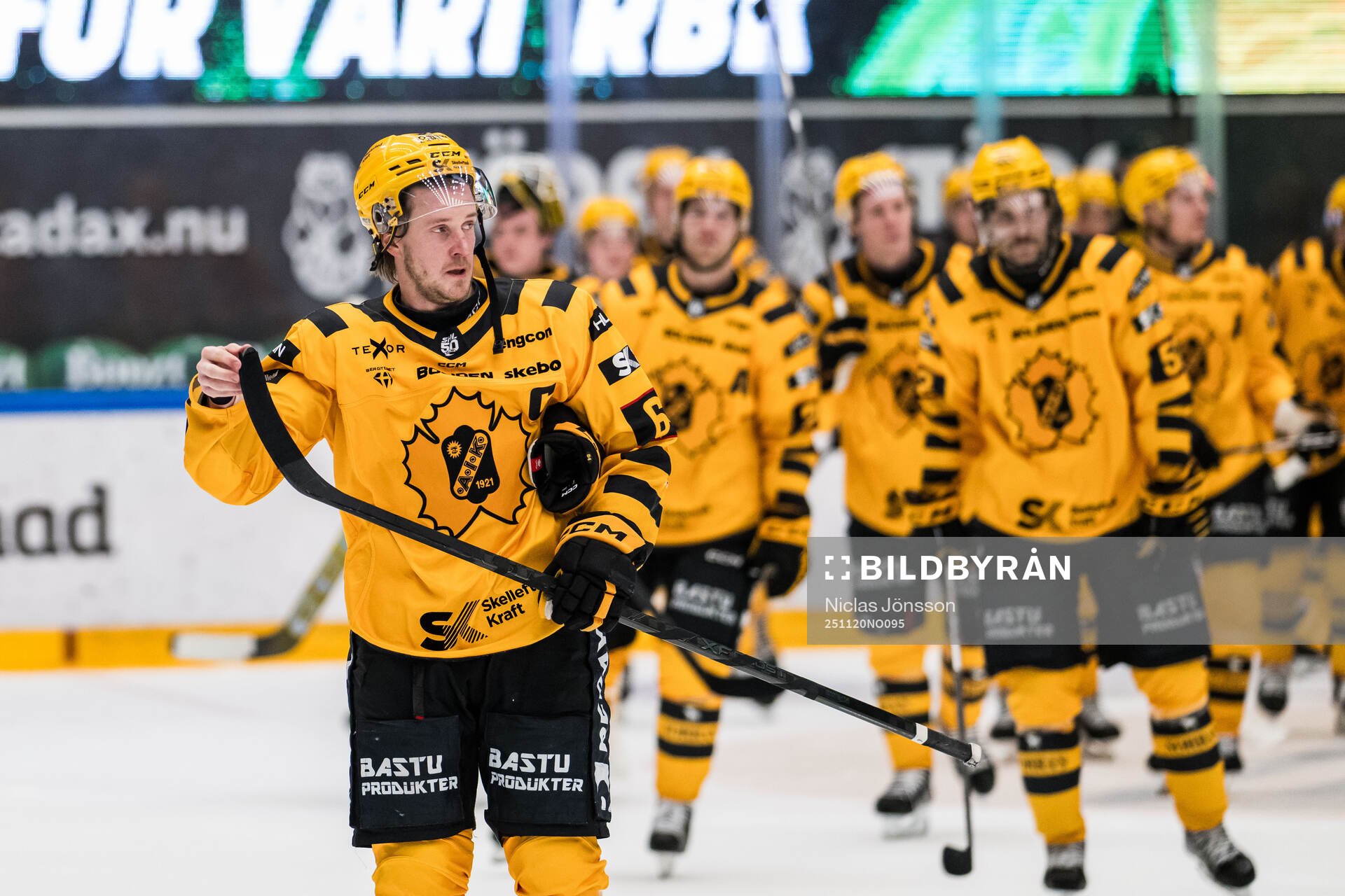 Skellefteås Jonathan Pudas jublar