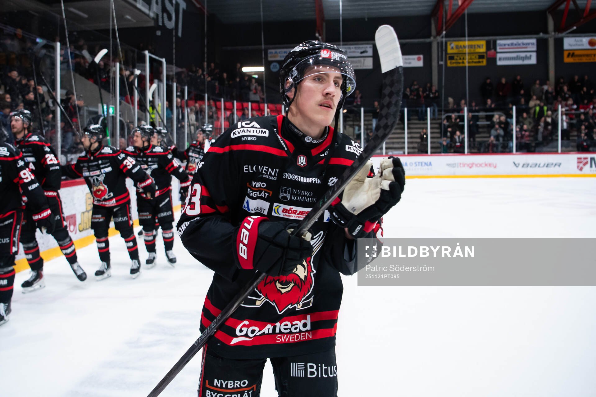 Nybro Vikings Felix Olsson jublar