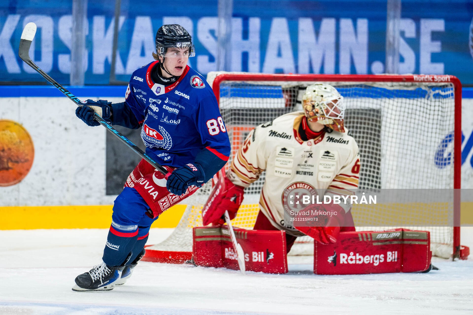 Oskarshamns Herman Träff och Kalmars målvakt Jacob Crespin