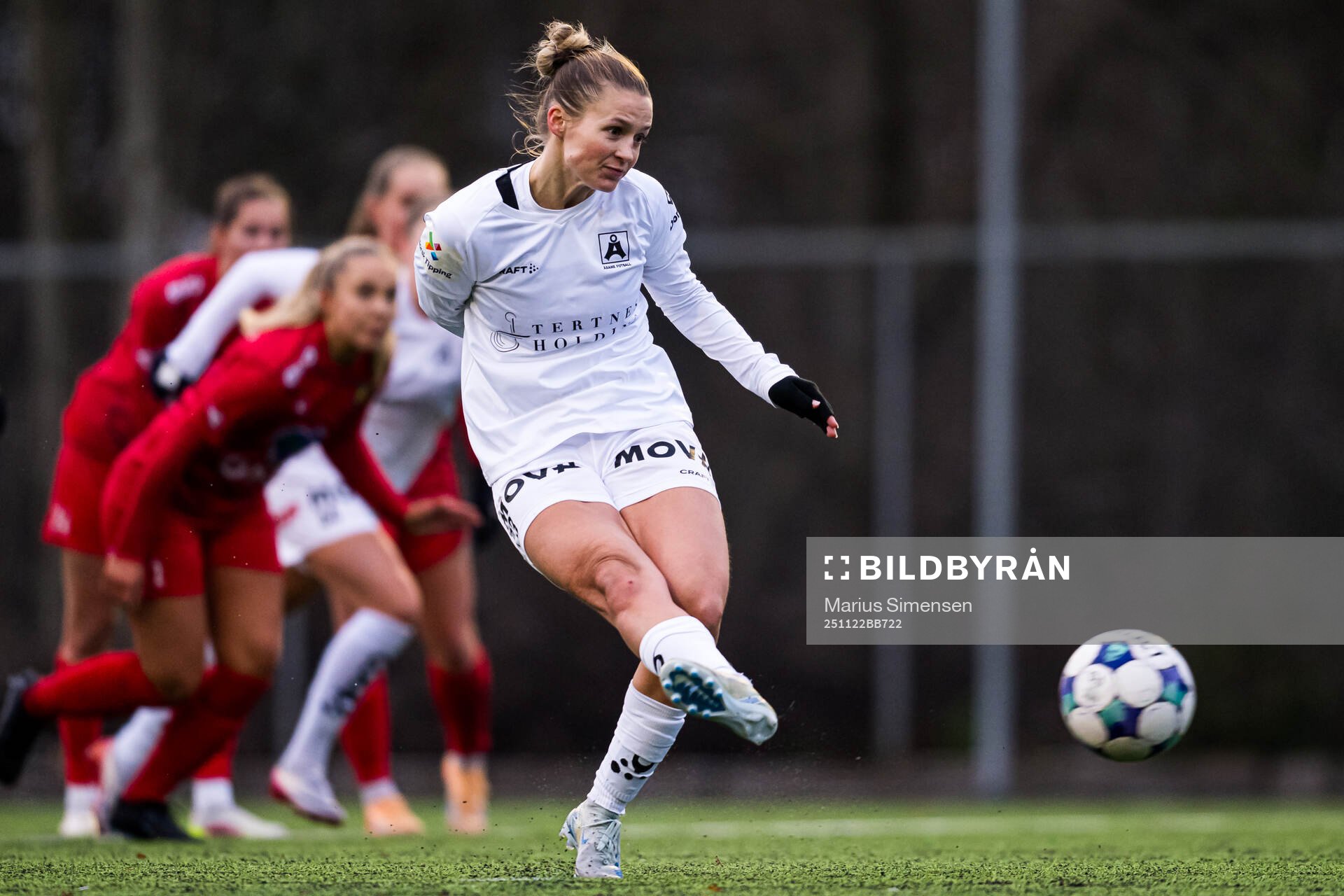 Marina Heggernes Jensen of Åsane missing a chance to score