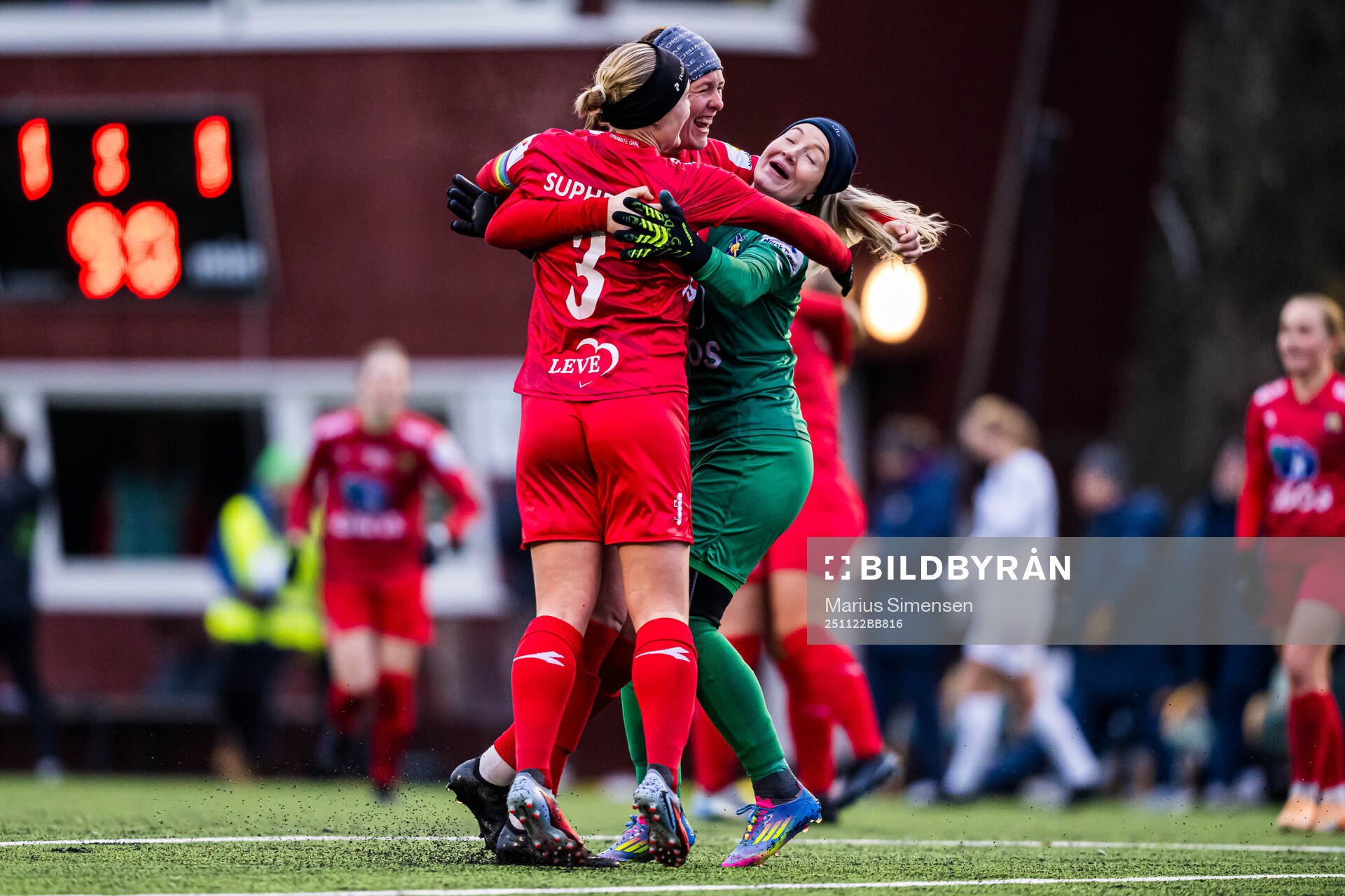Sarah Alexandra Lilleberg Suphellen, Sigrid Bloch-Hansen