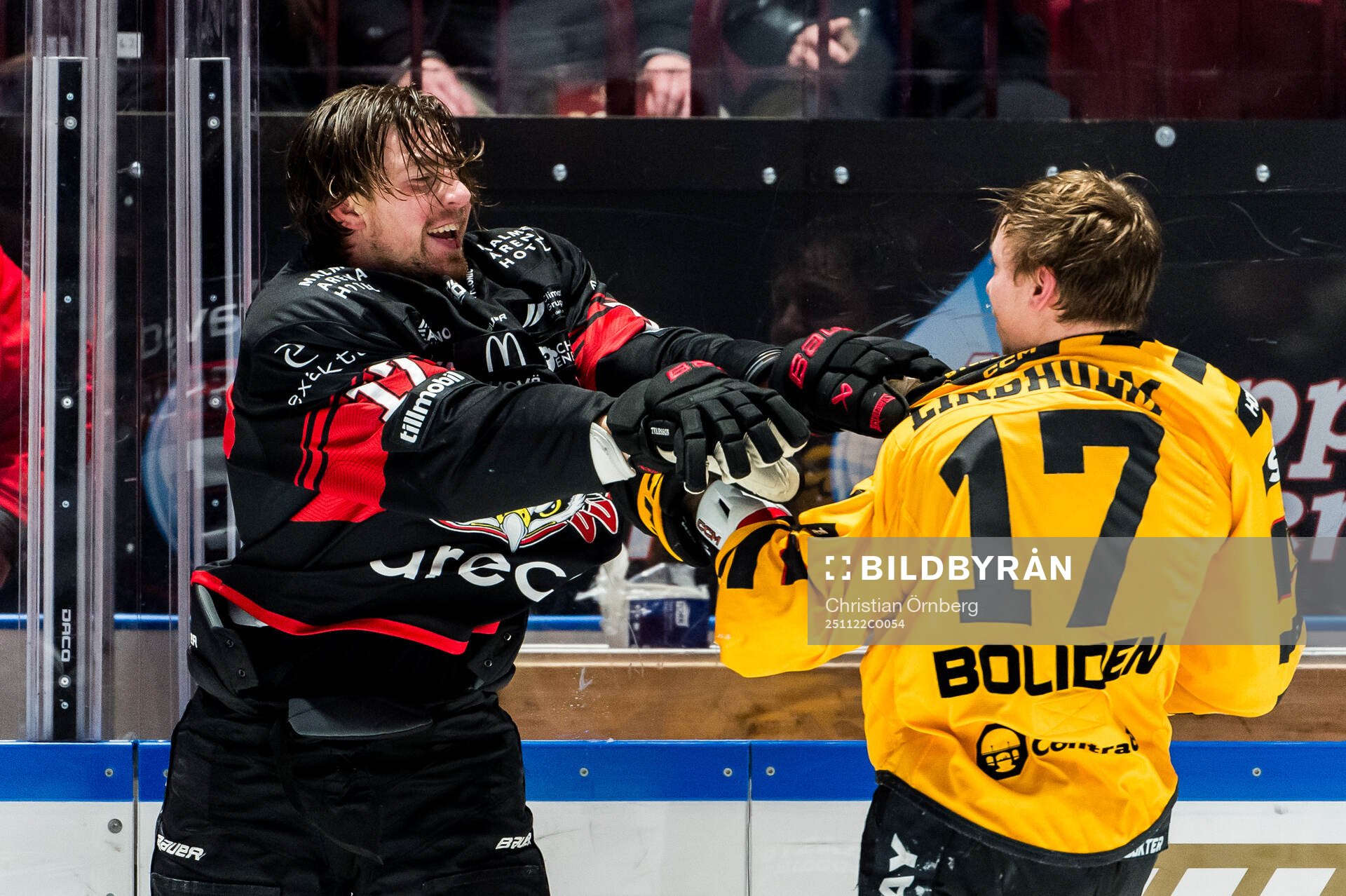 Malmö Redhawks Johan Ivarsson och Skellefteås Pär