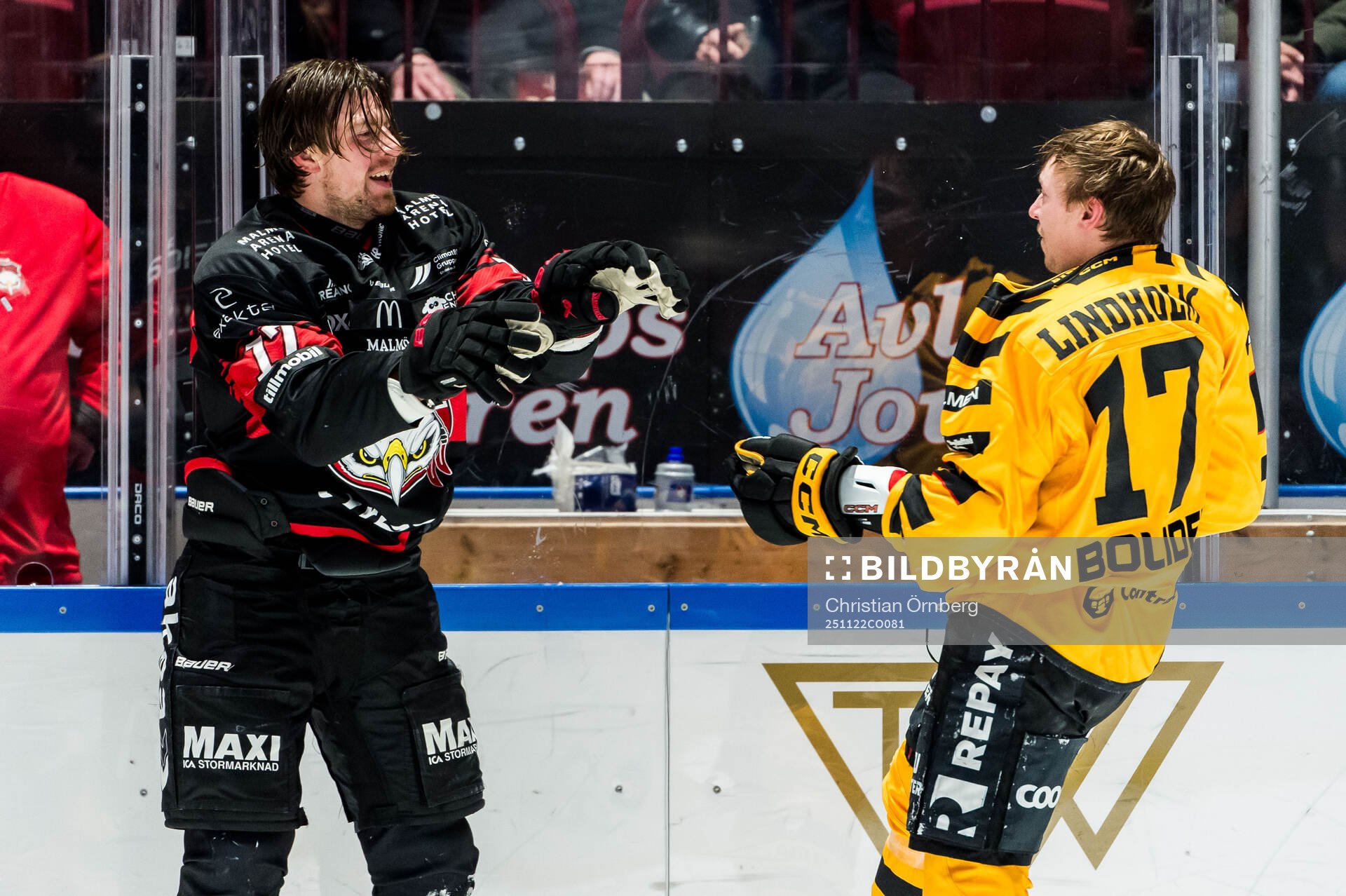 Malmö Redhawks Johan Ivarsson och Skellefteås Pär