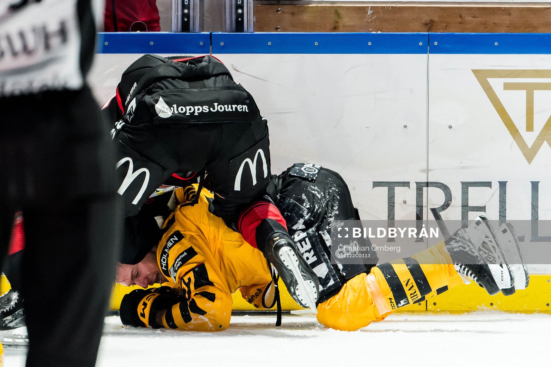 Malmö Redhawks Johan Ivarsson och Skellefteås Pär