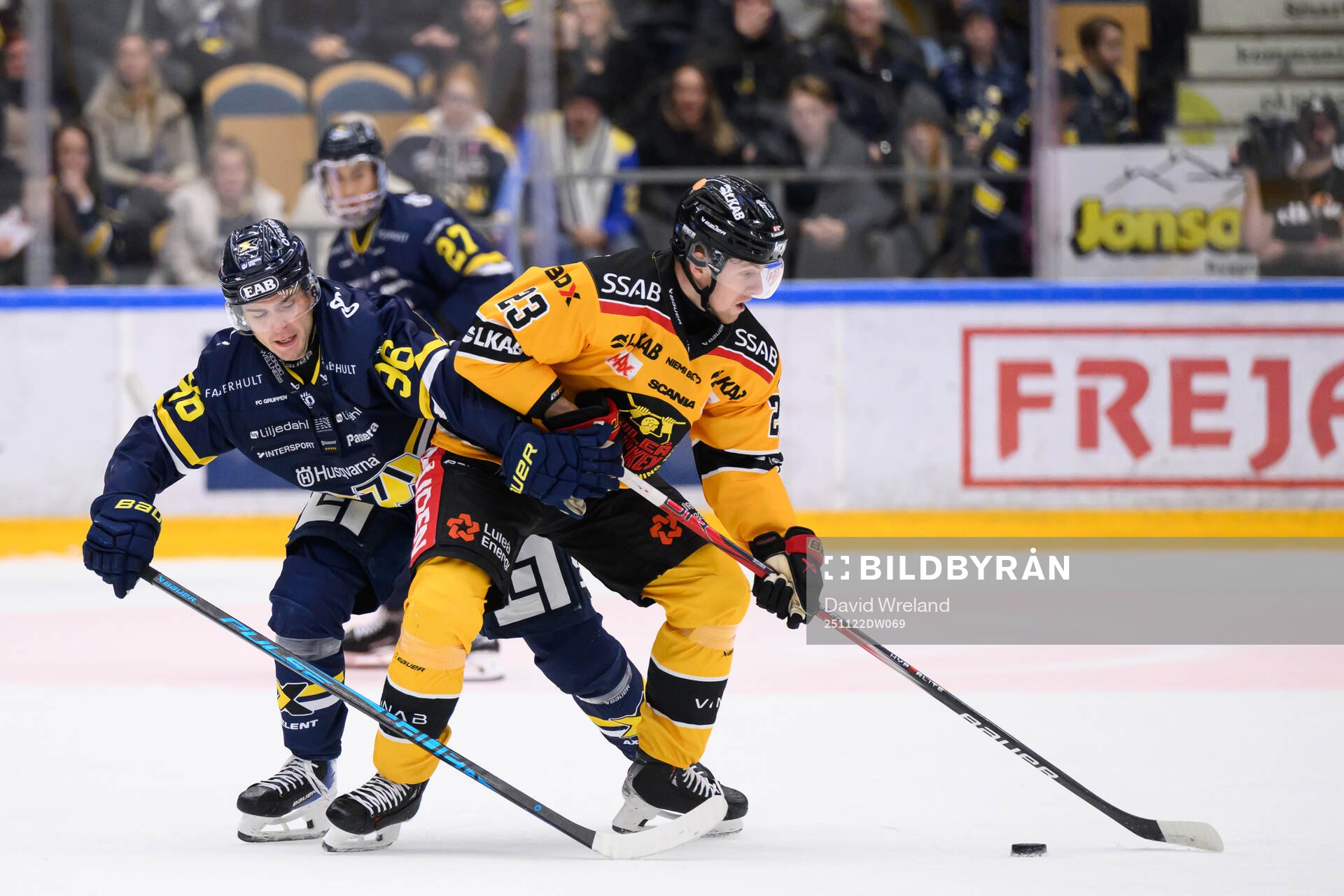 HV71s Nikola Pasic och Luleås Jesper Sellgren