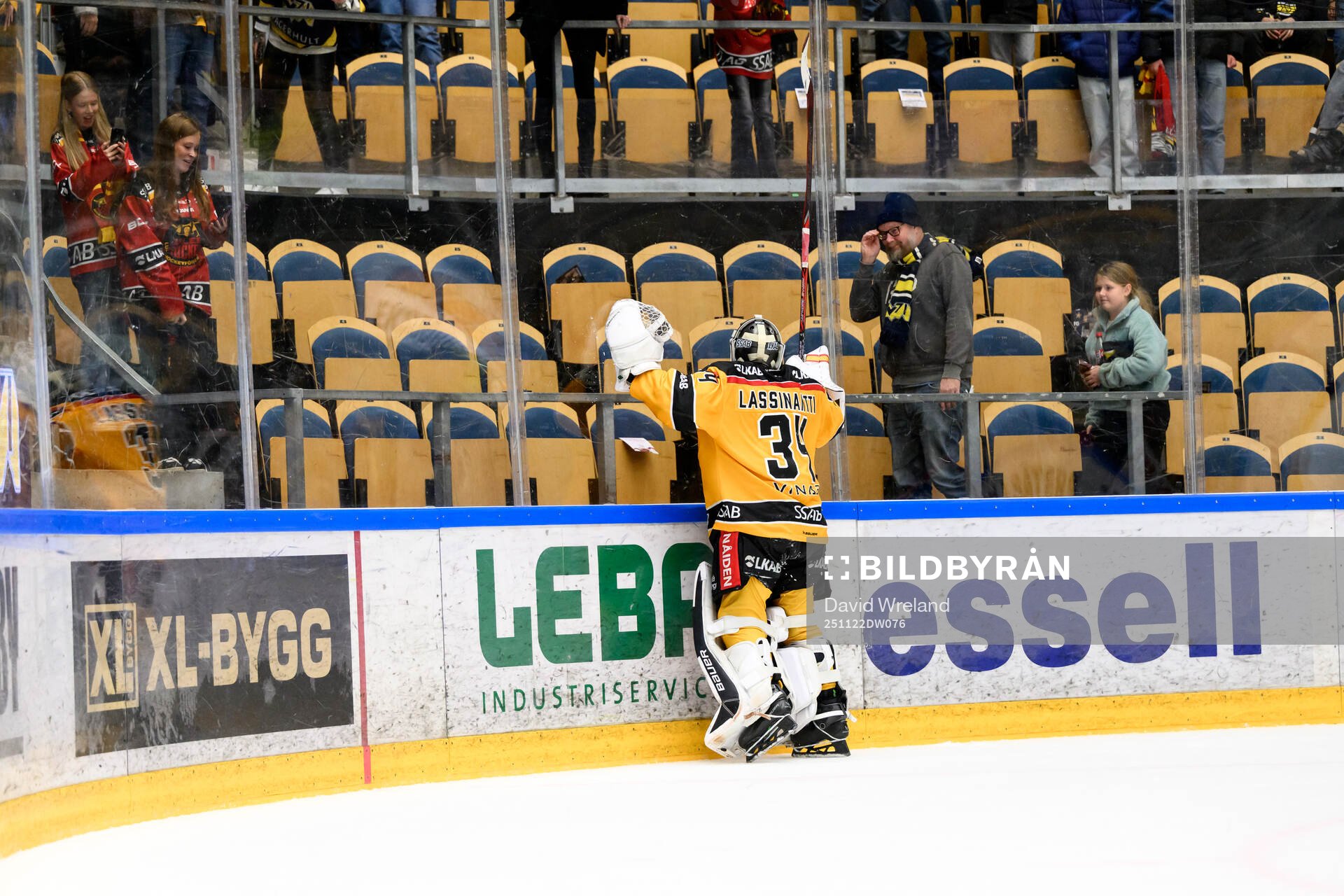 Luleås målvakt Joel Lassinantti jublar